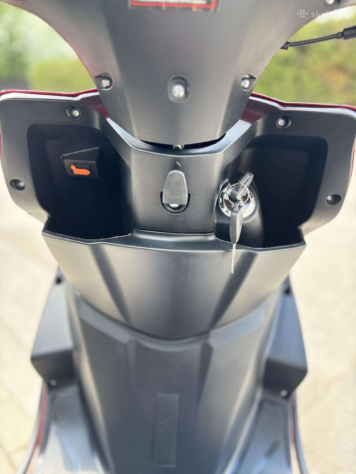 Yamaha Cygnus 49cc, scooters / mopeds