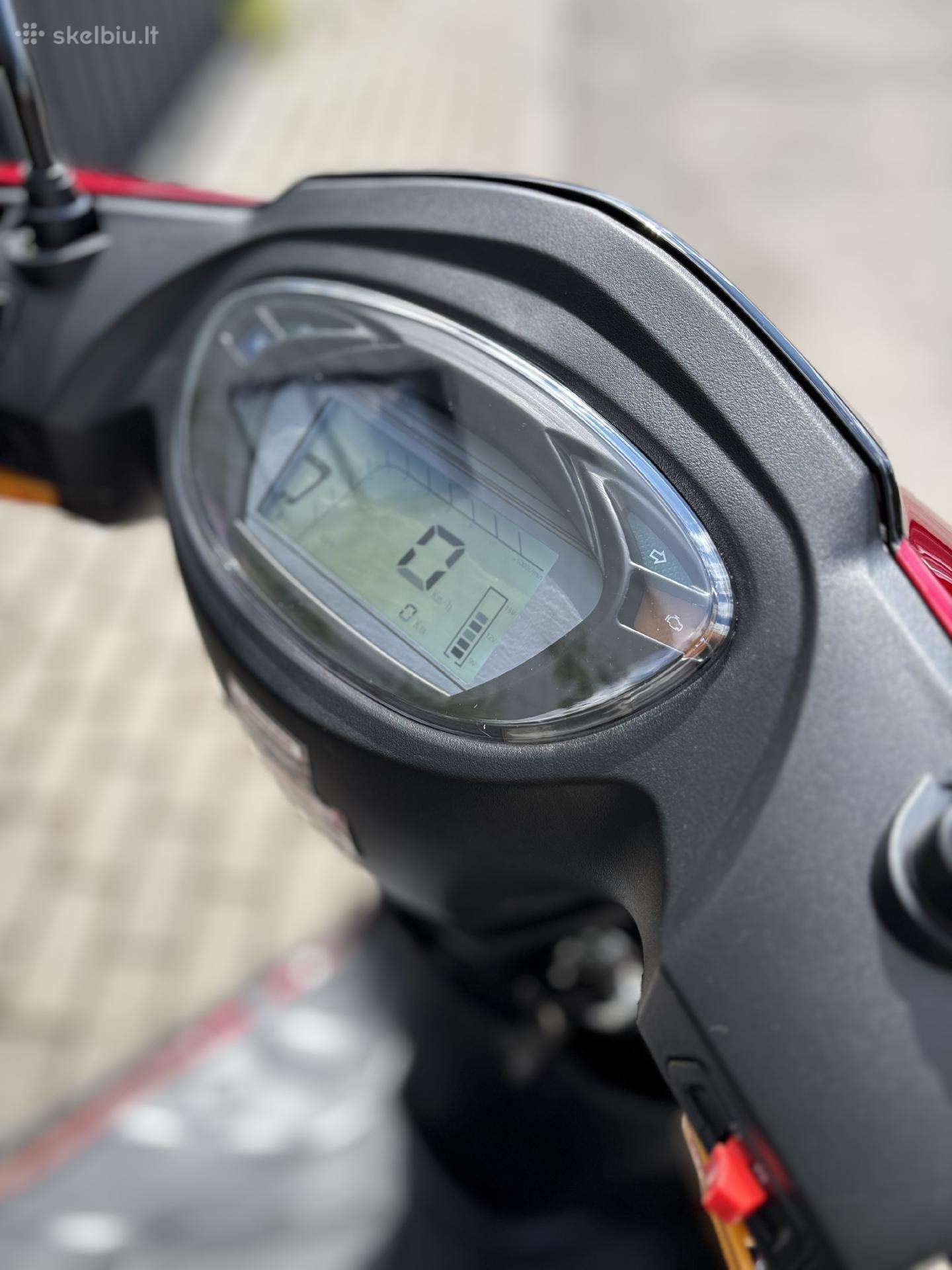 Yamaha Cygnus 49cc, scooters / mopeds