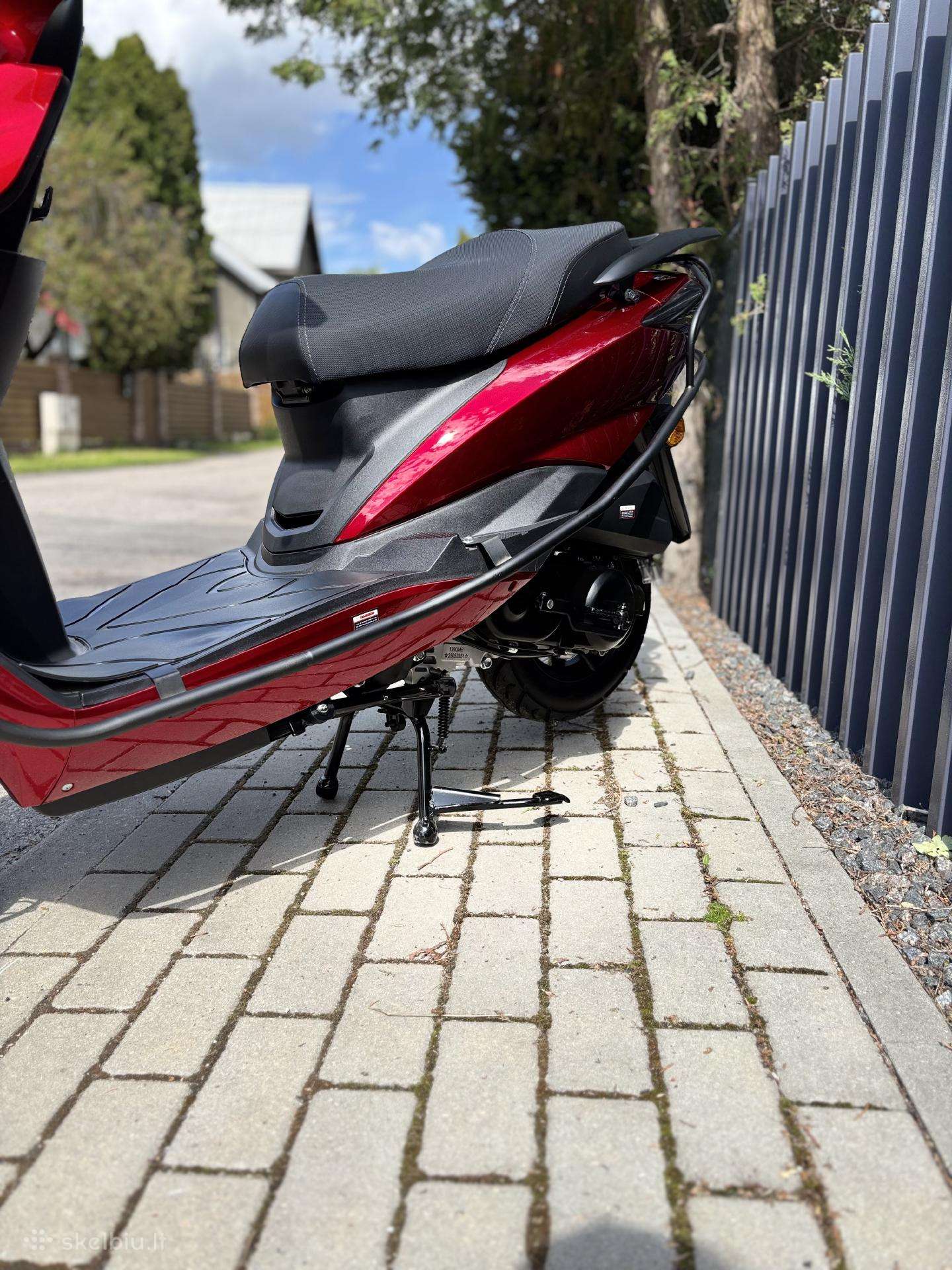 Yamaha Cygnus 49cc, scooters / mopeds