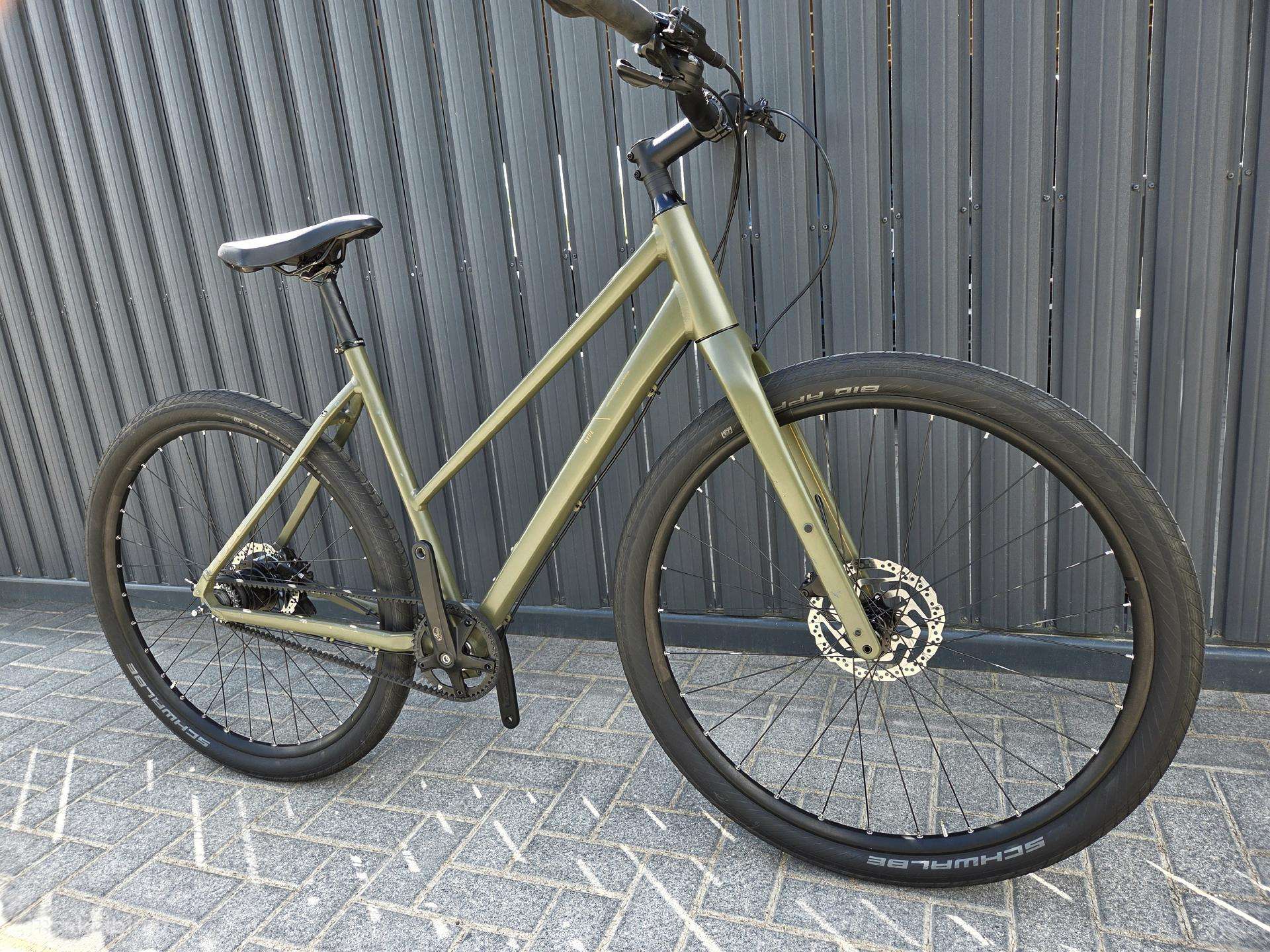 Hybrid bike Cube 29″
