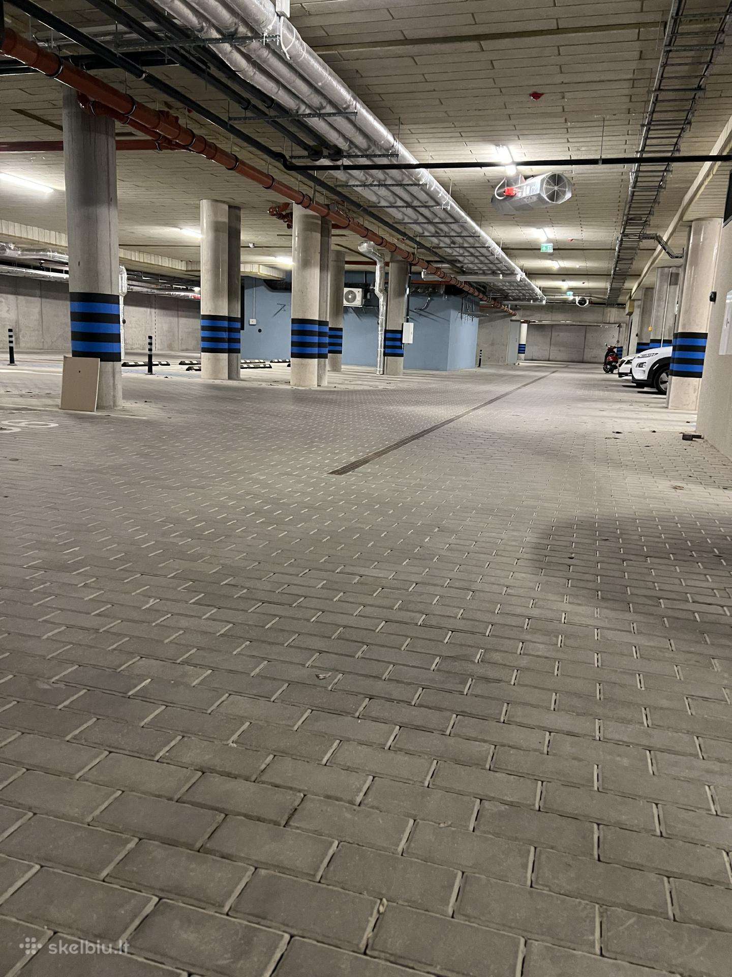 Reikalingi pagalbiniai darbininkai prie trinkeliu