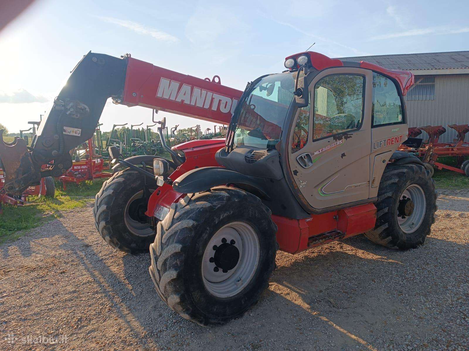 Manitou 840, self-propelled loaders