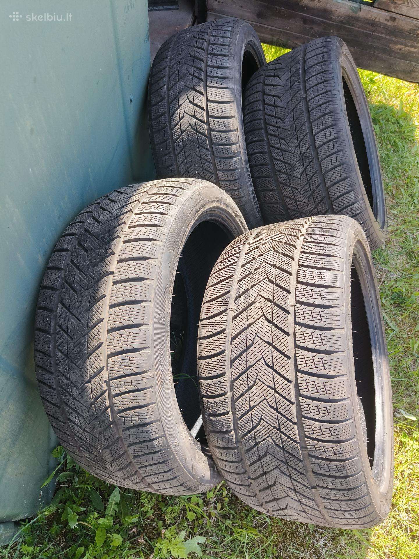 Arctic, winter 245/40 R19