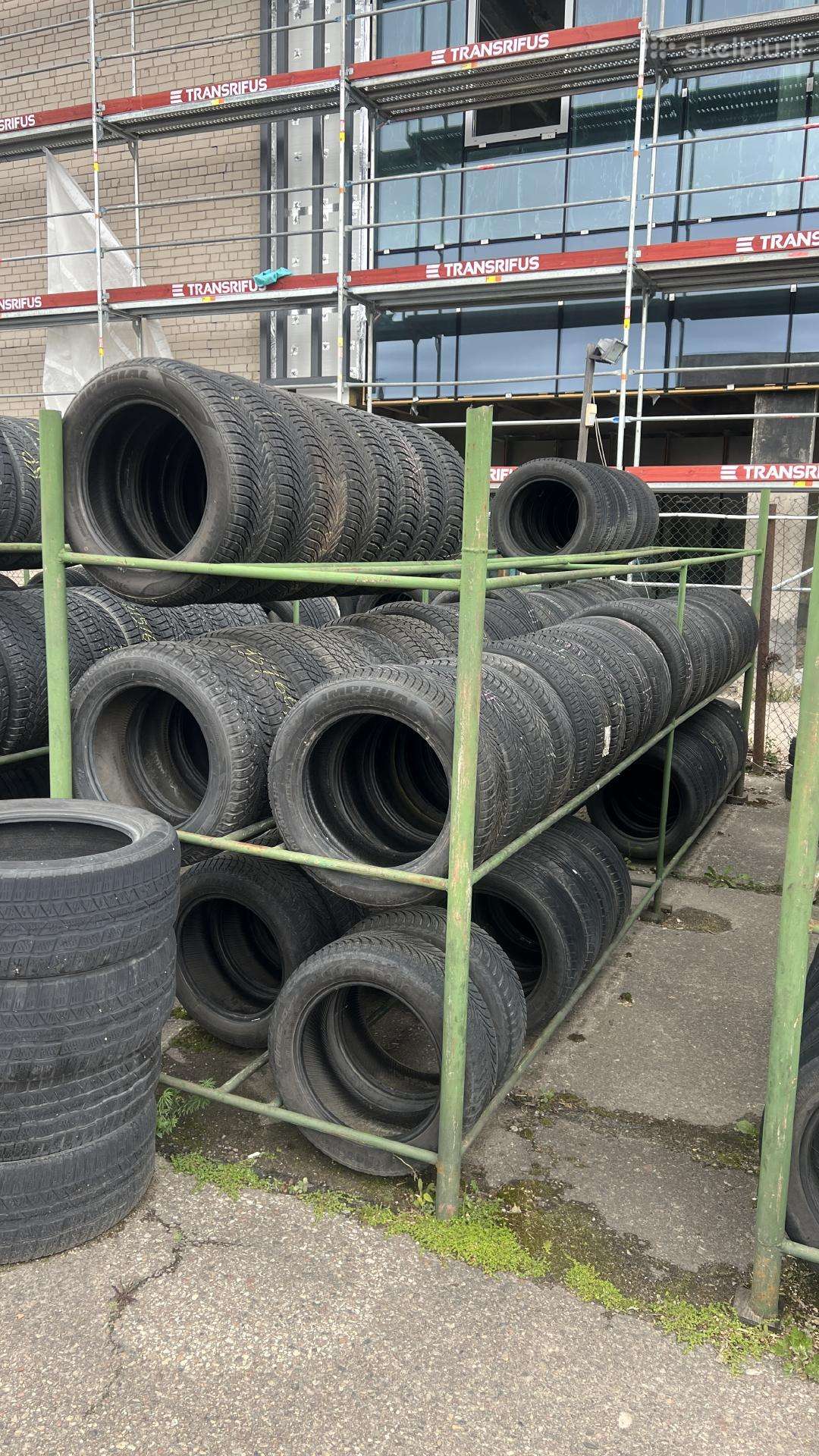 Metaliniai padangų stelažai