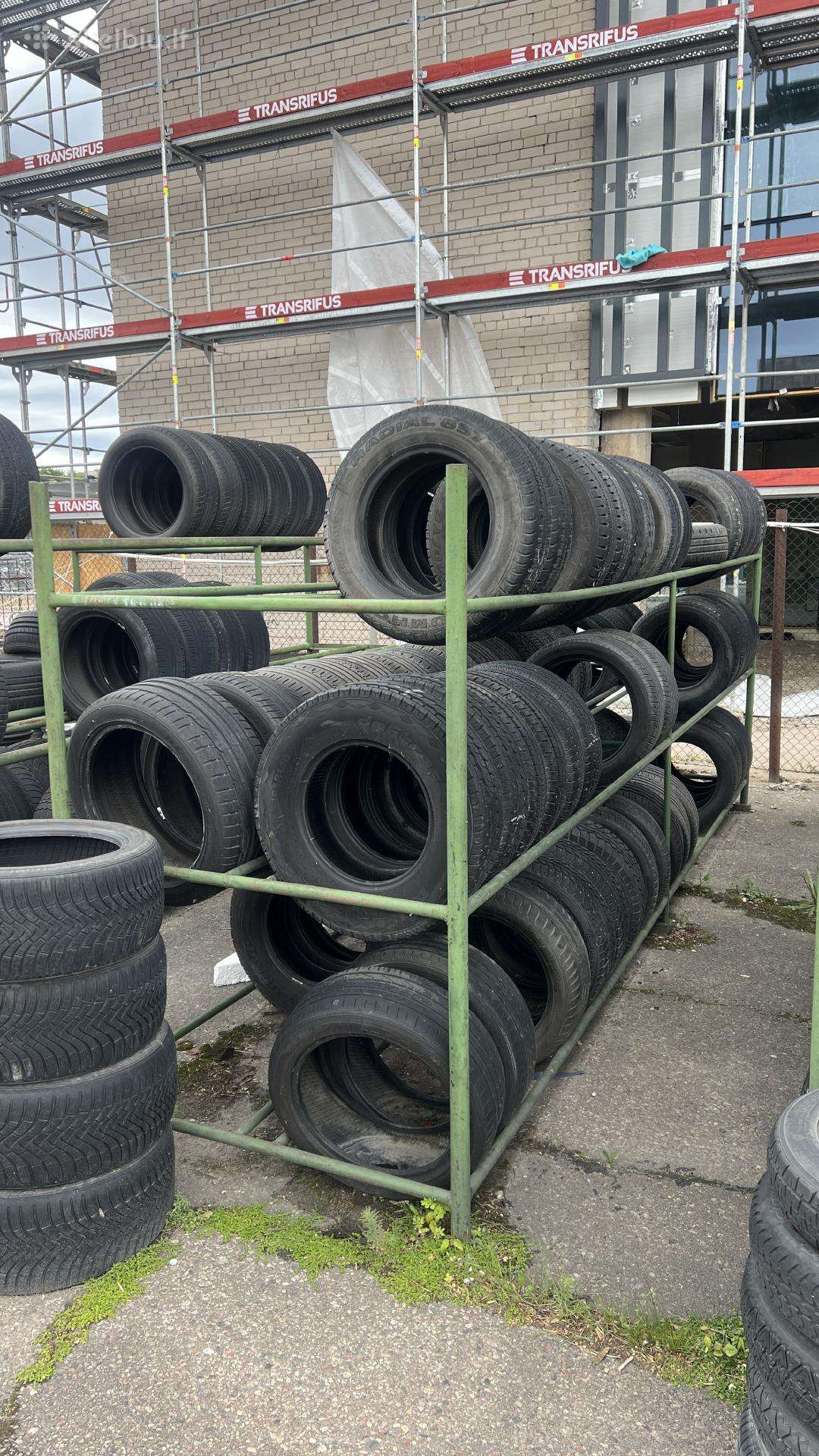 Metaliniai padangų stelažai