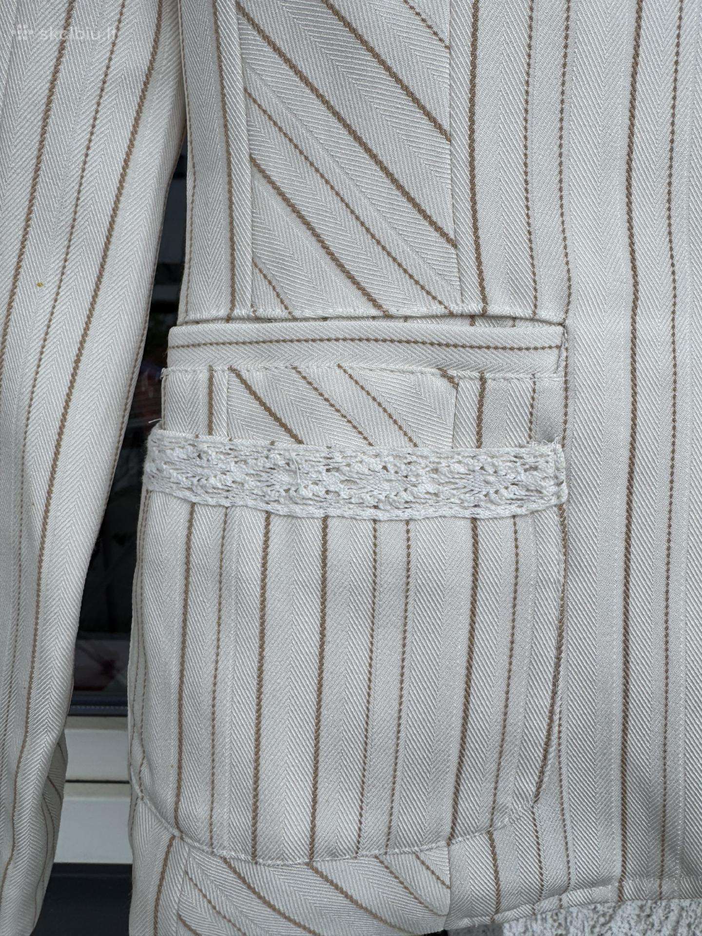 Vero Moda kostiumas puikus su platėjančiom kelnėm