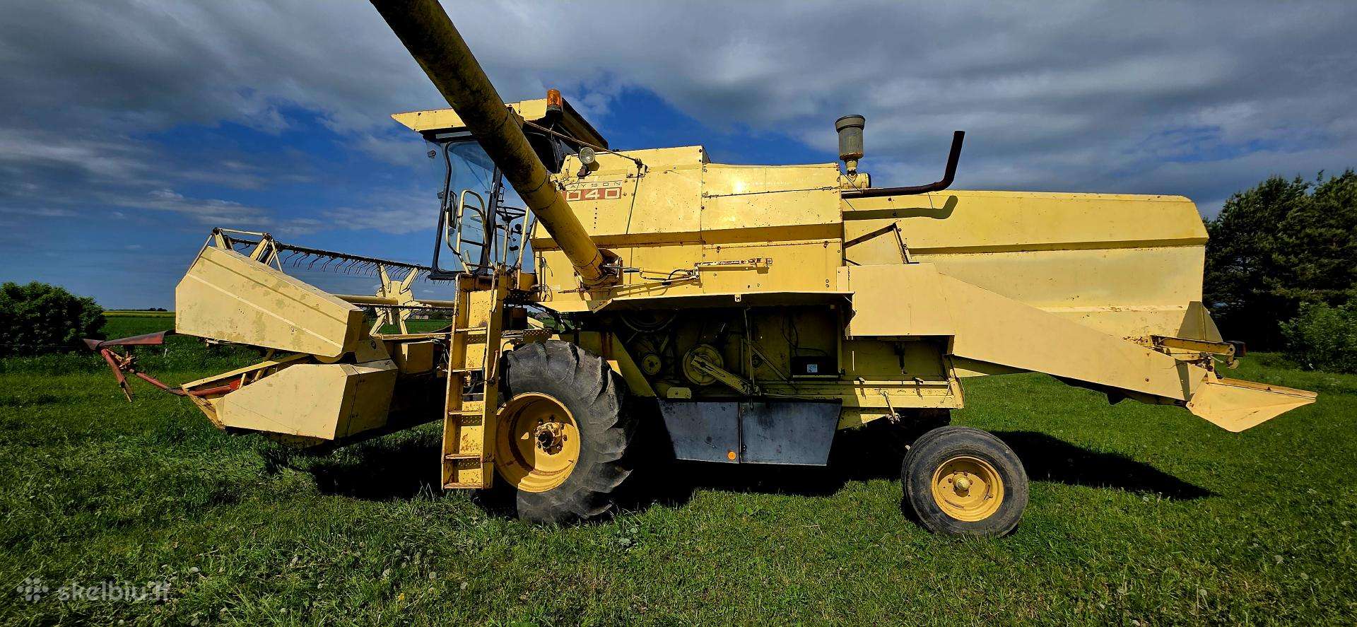 New Holland 8040, combine harvesters