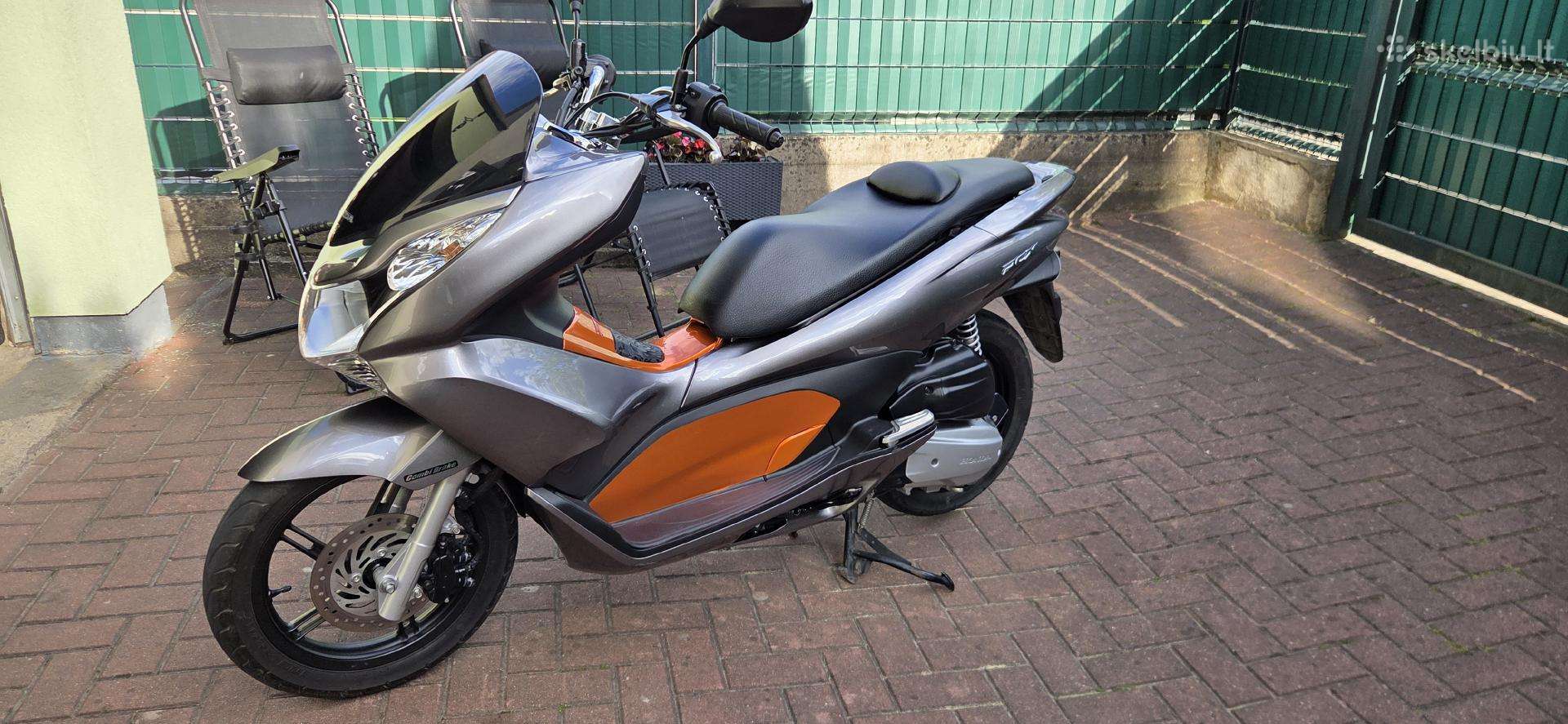 Honda PCX 125cc, motoroleriai / mopedai