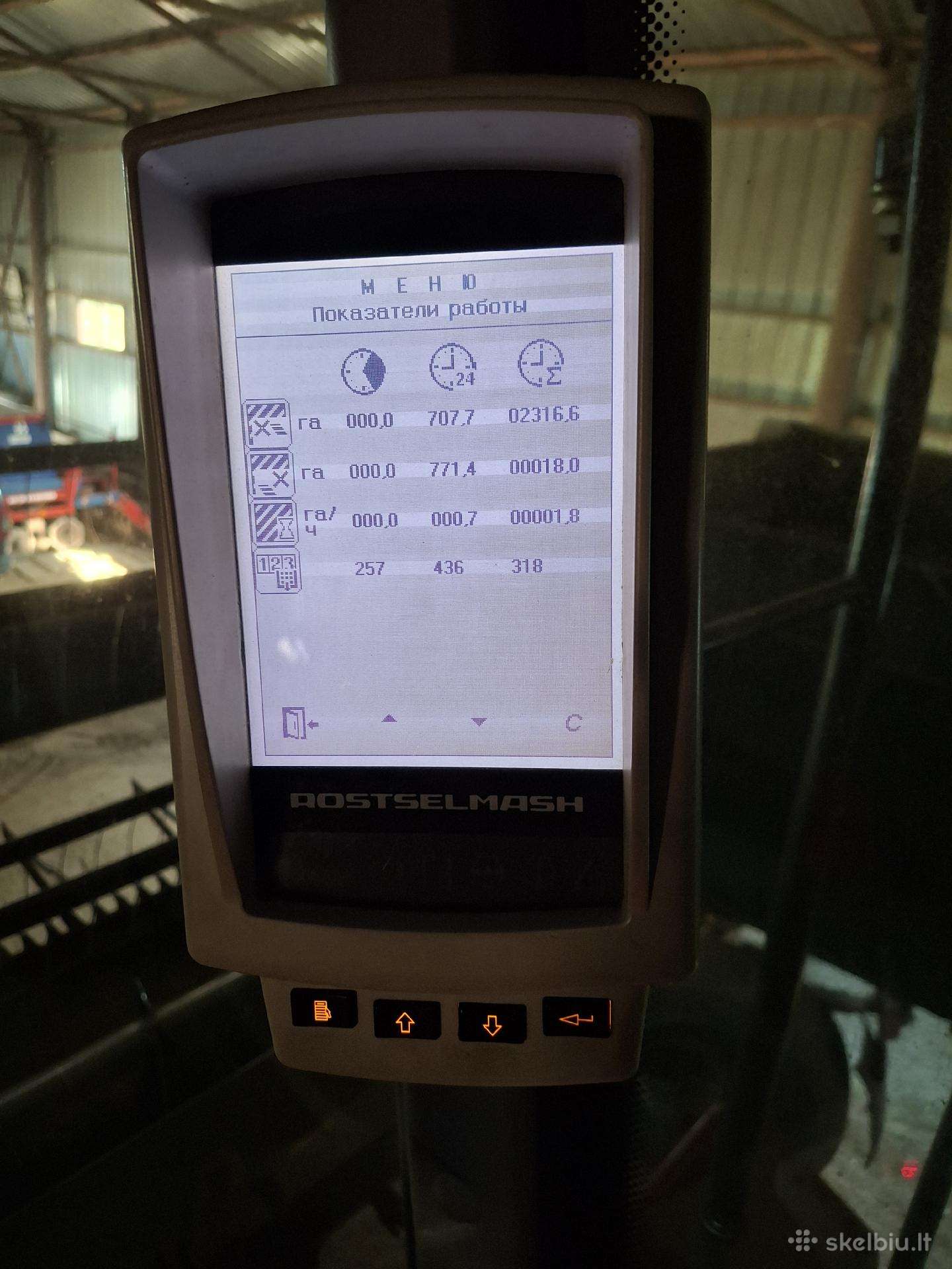 Vector 420, combine harvesters