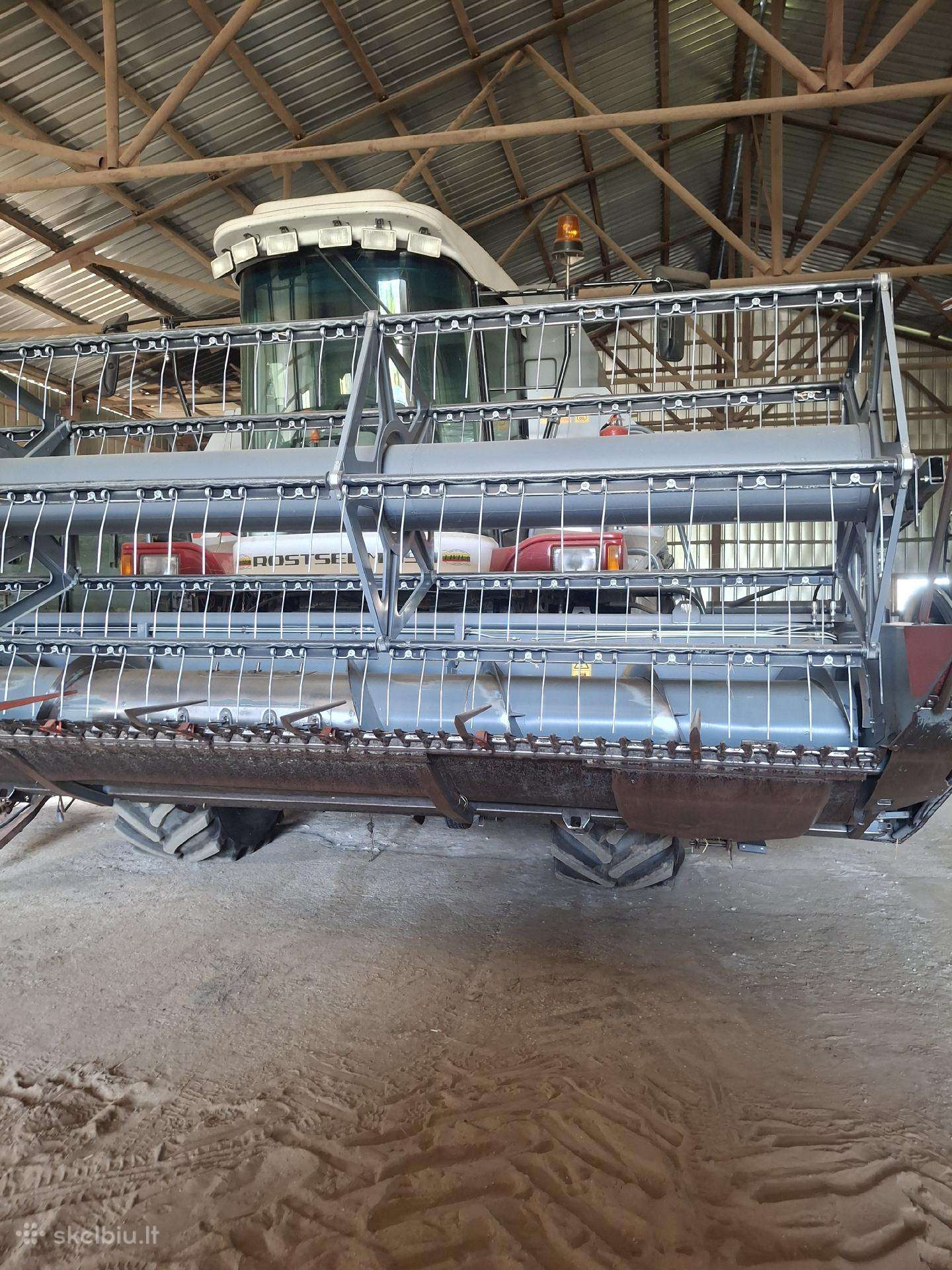 Vector 420, combine harvesters