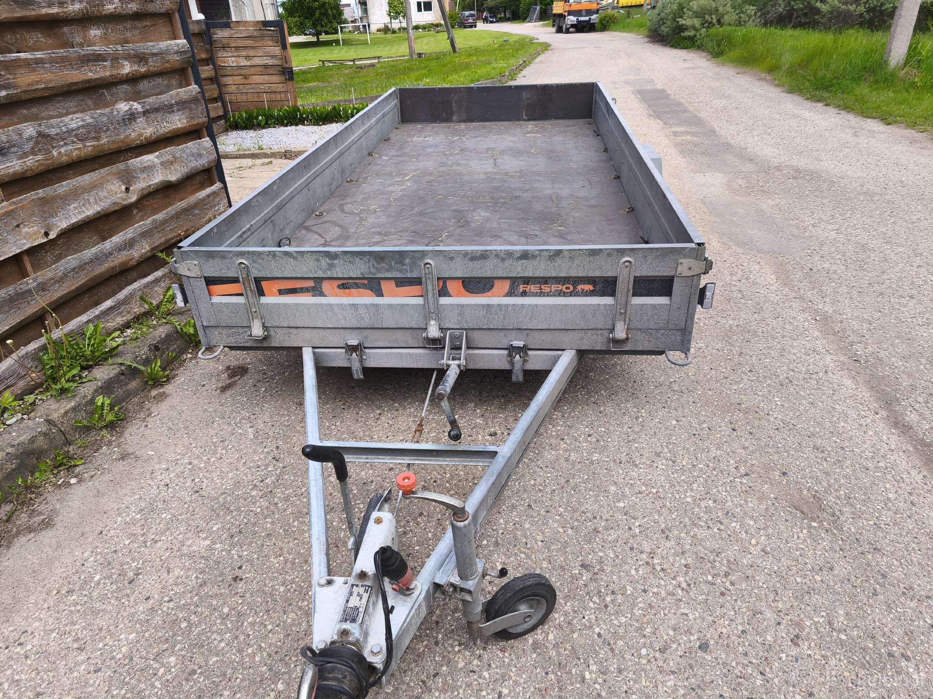 Respo, passenger car trailers