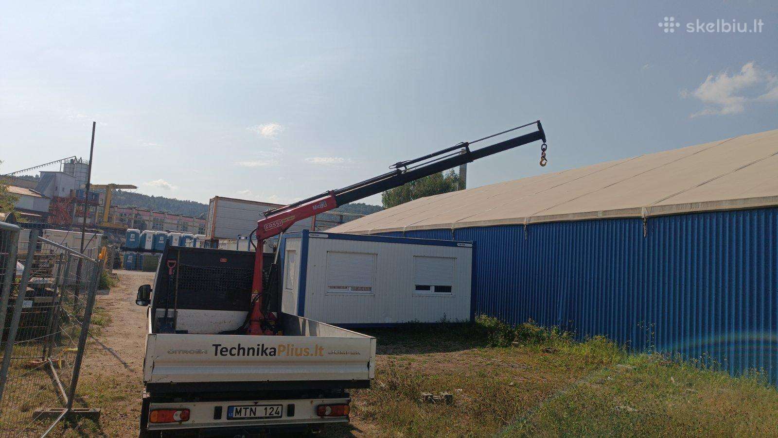 Krovinių pervežimas, mikroautobusas su kranu