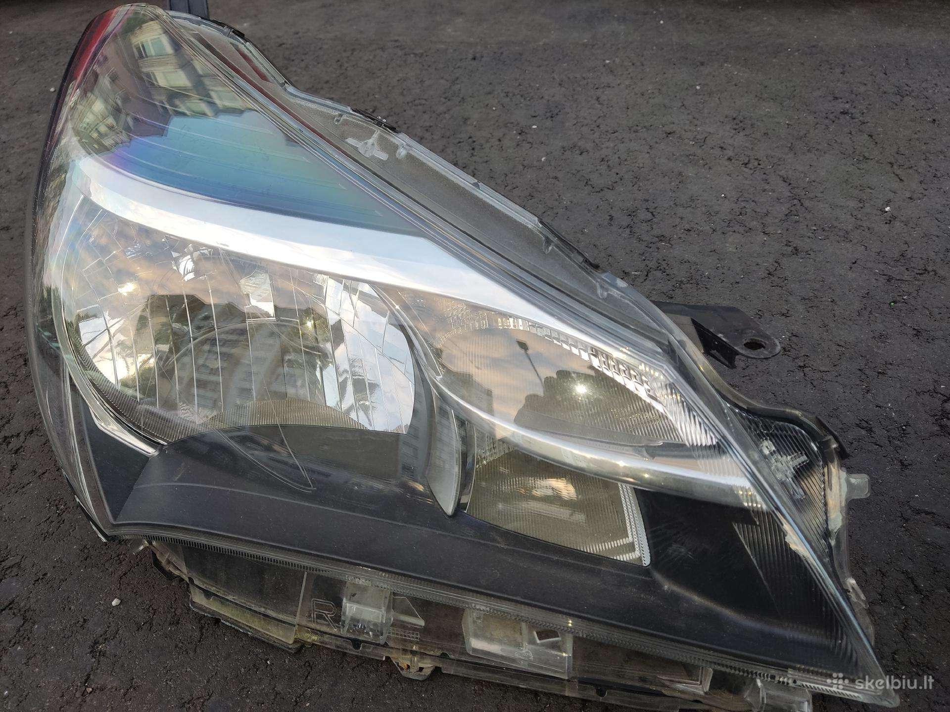 Toyota Yaris lights