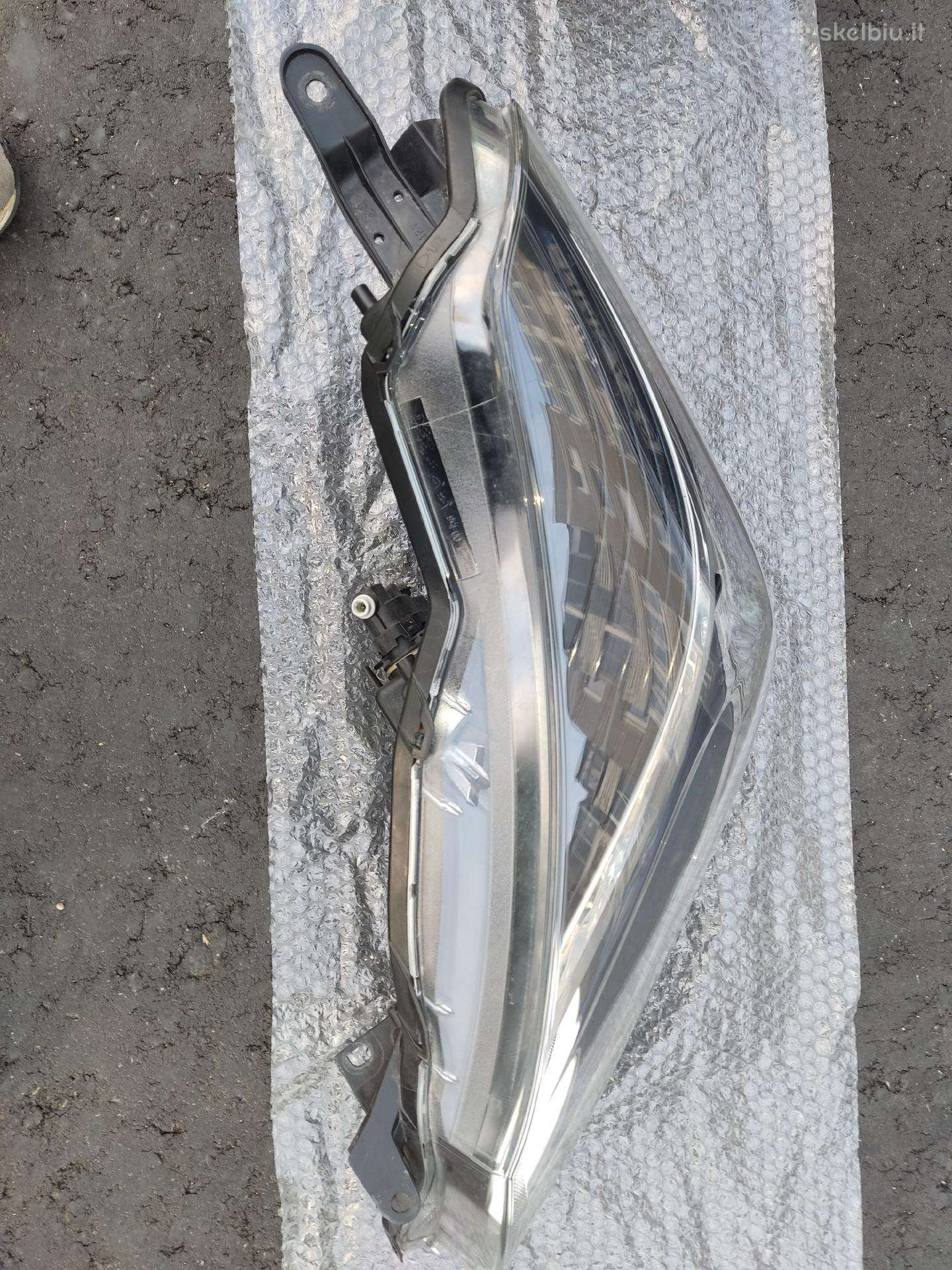 Toyota Yaris lights