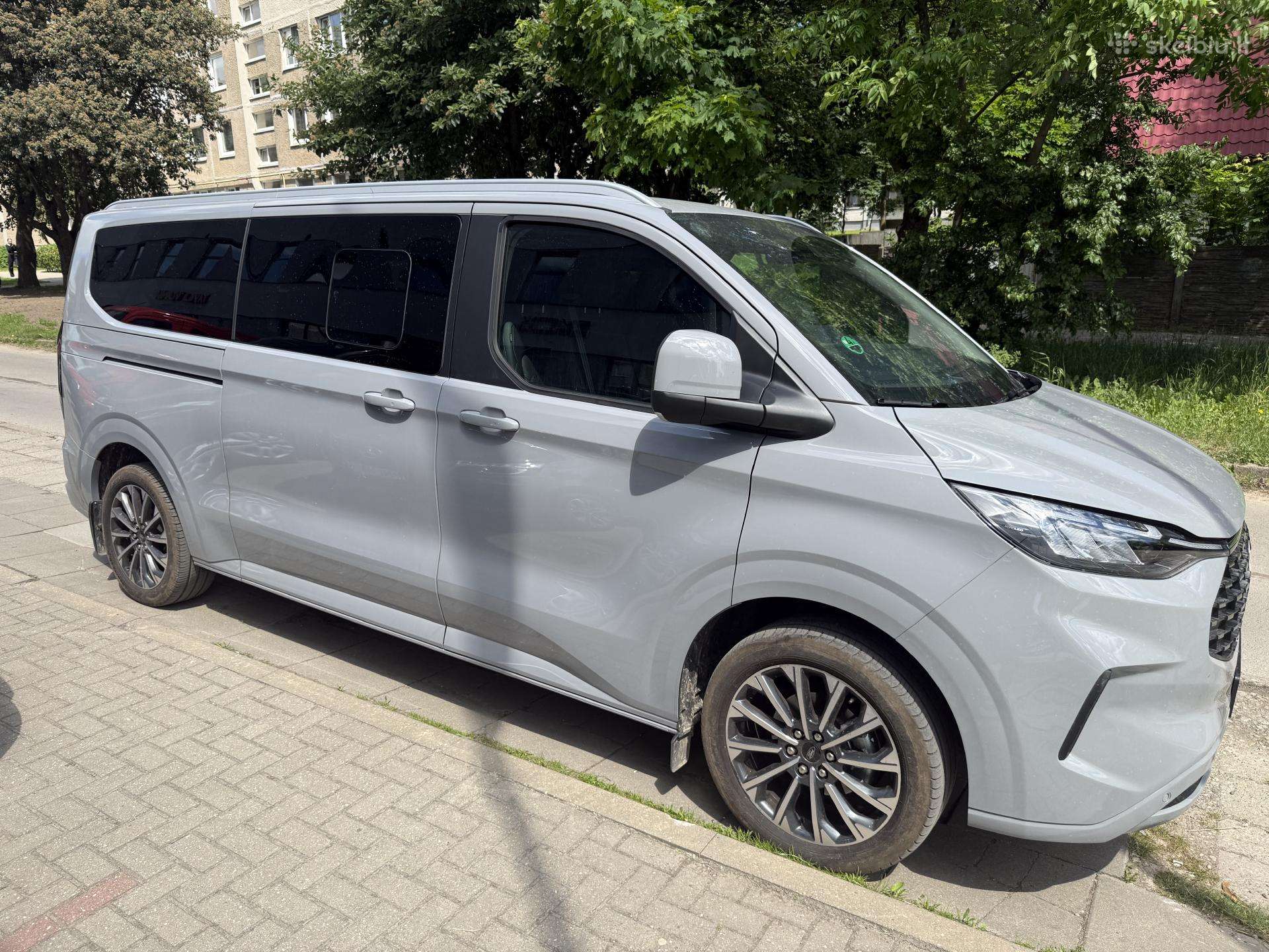 Ford Tourneo Custom, passenger minibus