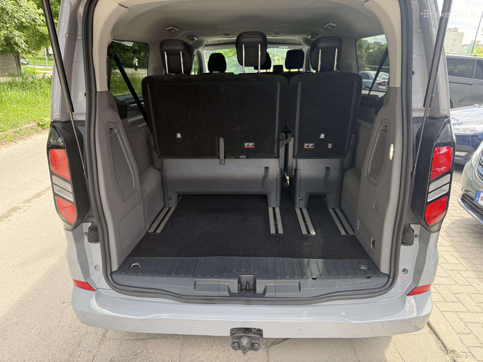 Ford Tourneo Custom, passenger minibus