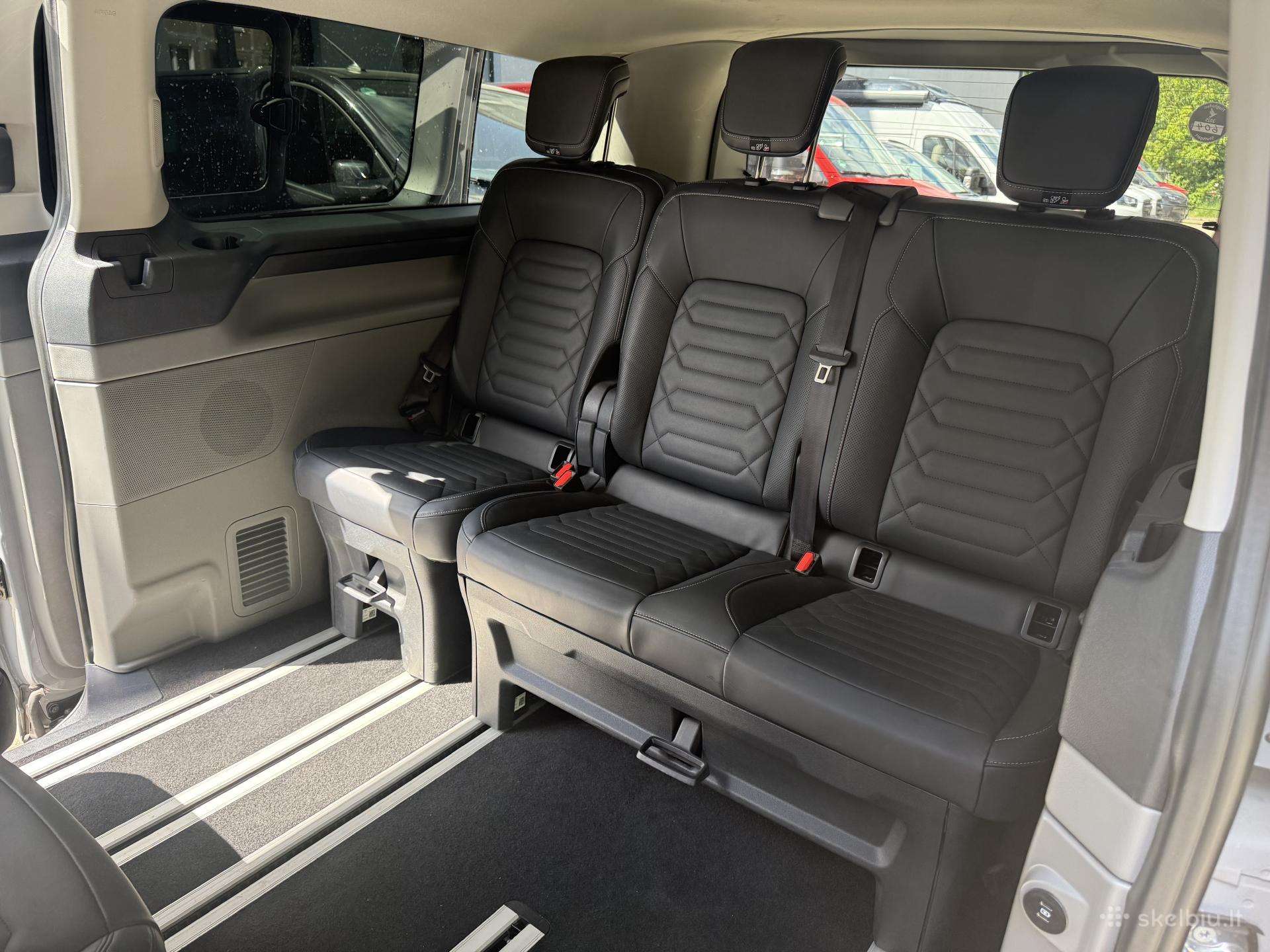 Ford Tourneo Custom, passenger minibus