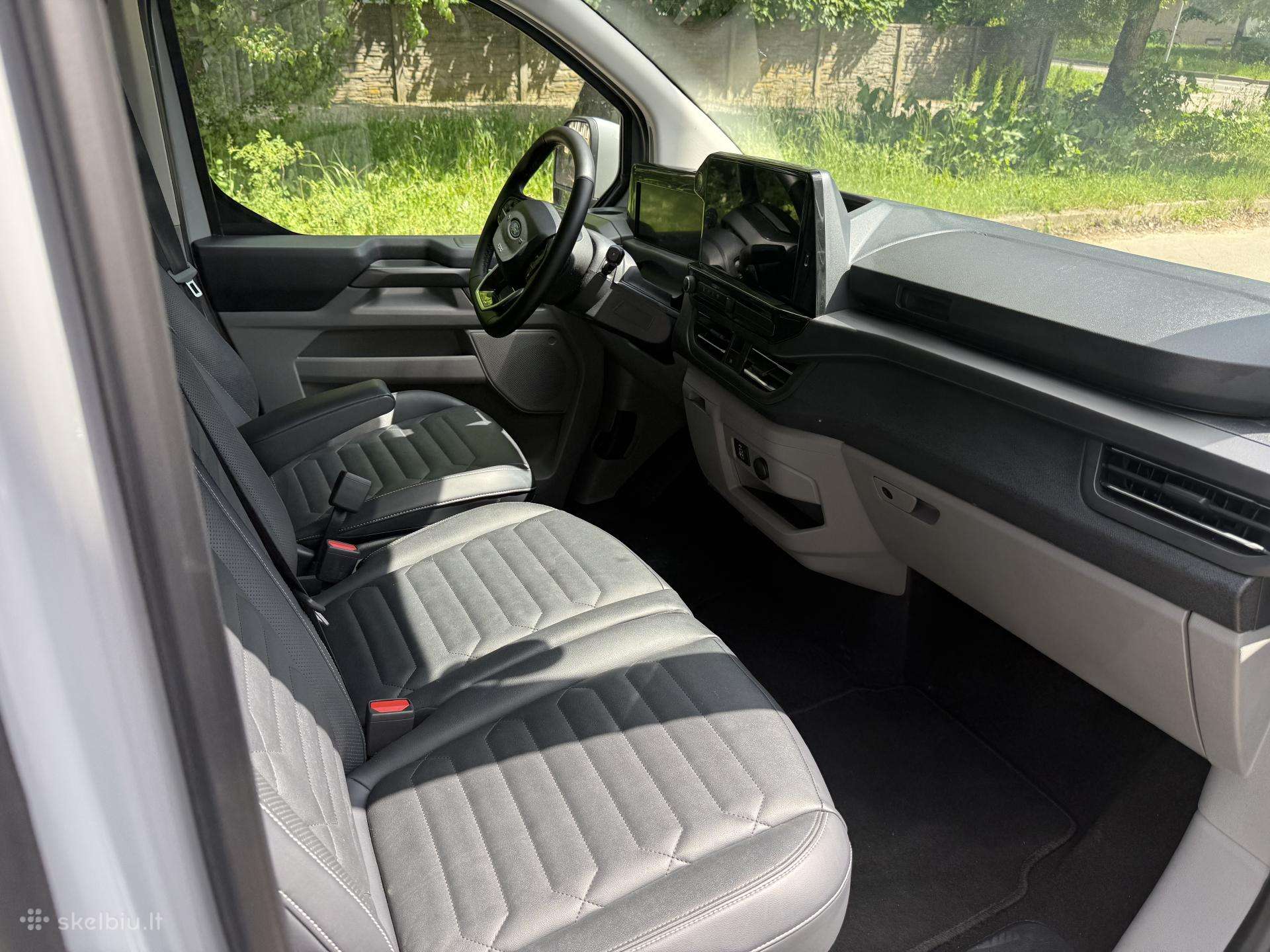Ford Tourneo Custom, passenger minibus