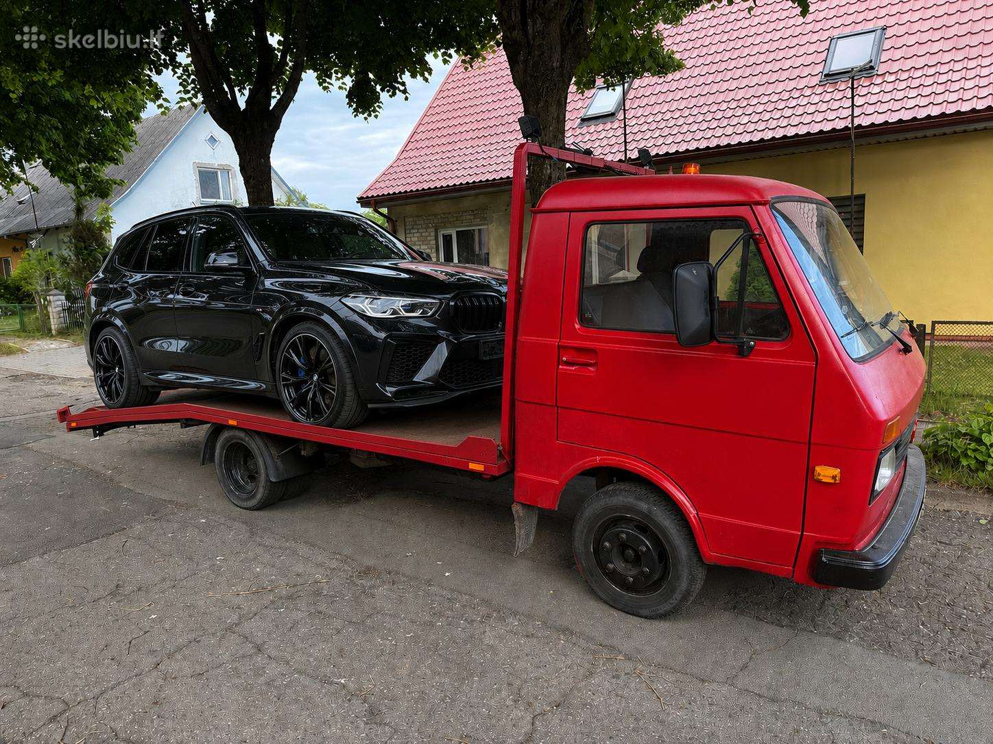 Traliukas šiauliuose,