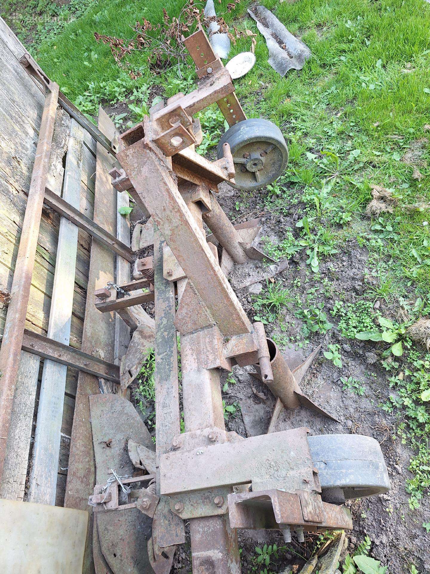 CHTZ T-25FM, tractors
