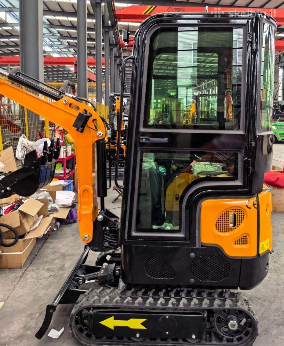 HT10B Falcon, mini excavator