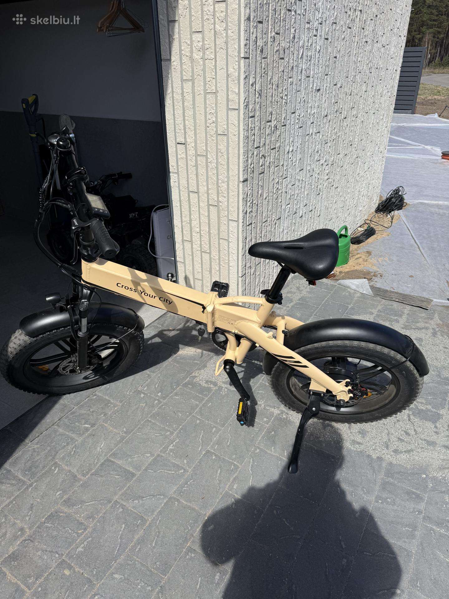 Hybrid bike ADO