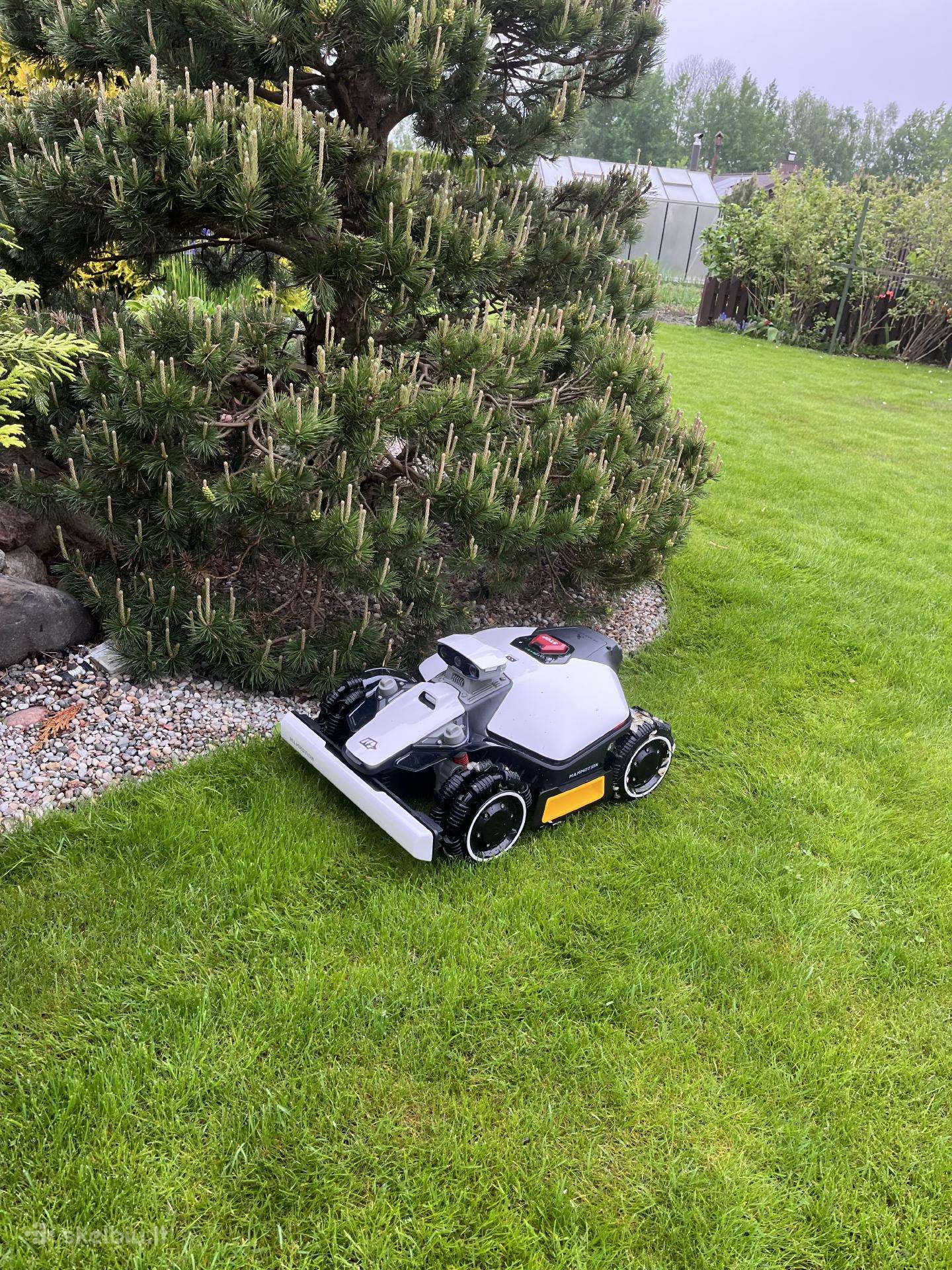 Luba mini 2 Awd 1000 belaidžiai vejos robotai