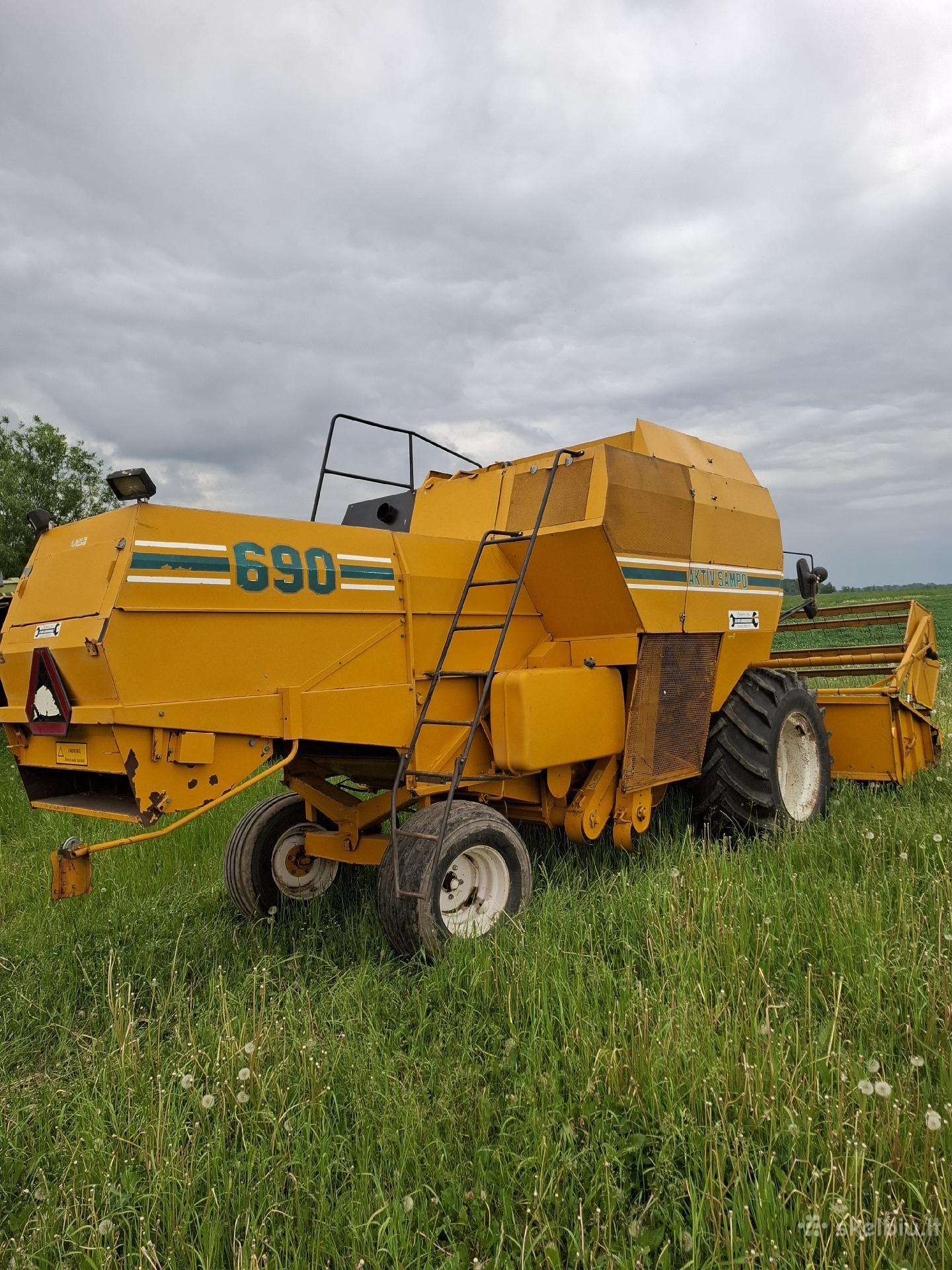 Sampo 600, kombainai