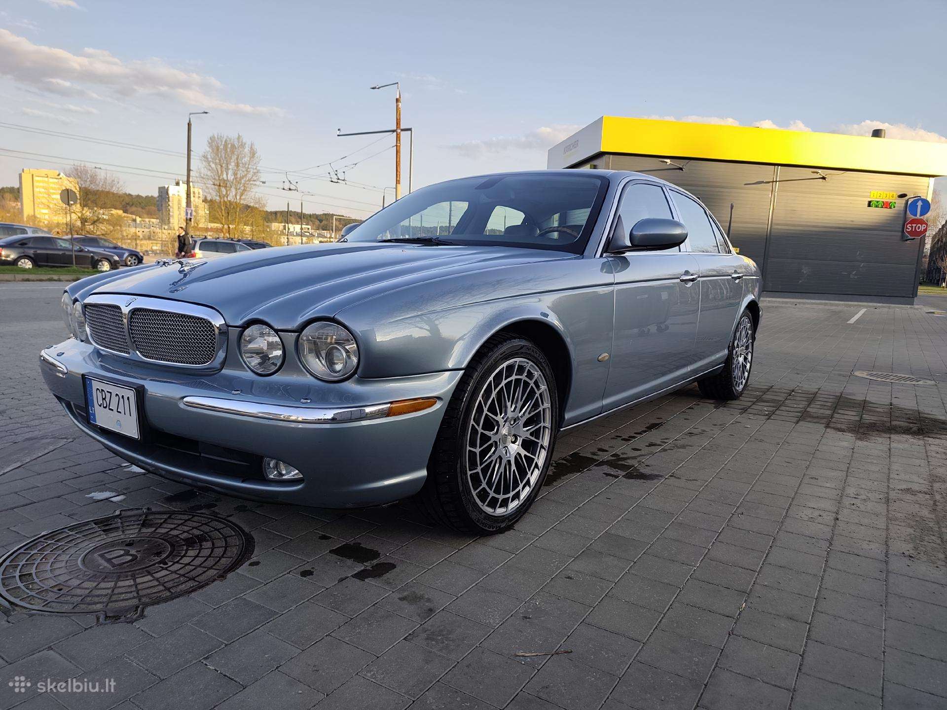 Jaguar XJ8, Лимузин