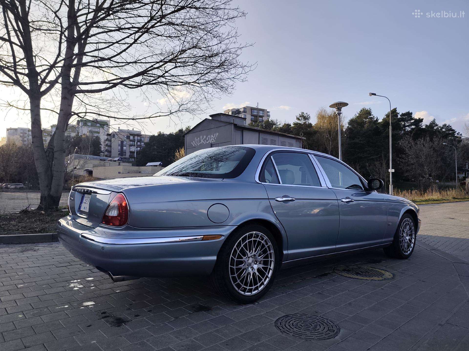 Jaguar XJ8, Лимузин
