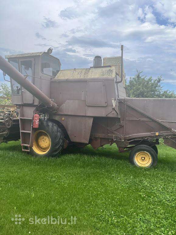 Internacional 923, kombainai