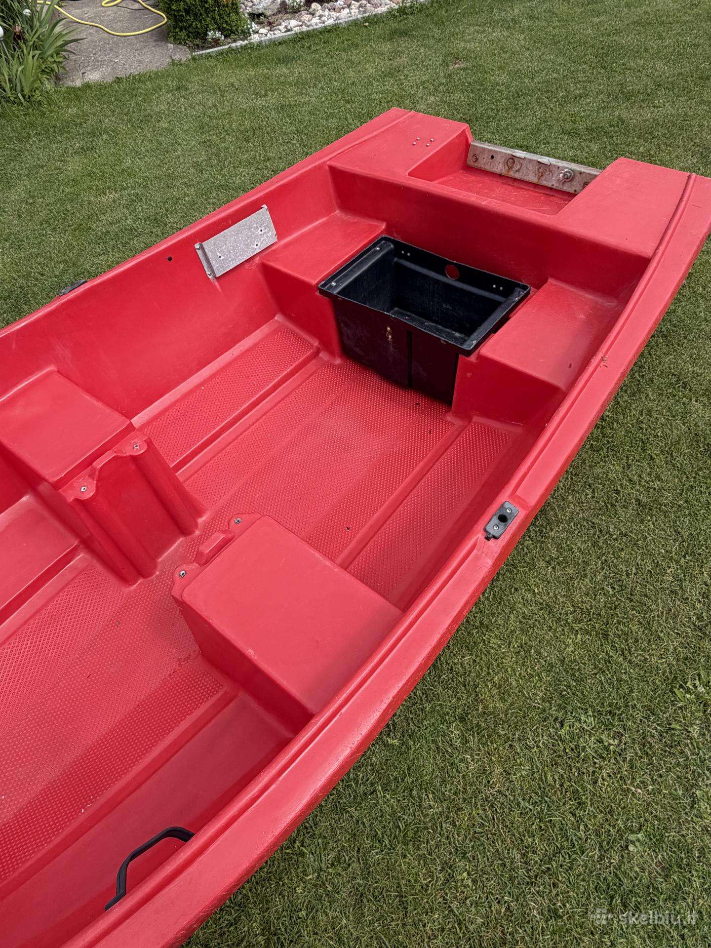 Pionier, plastic boats
