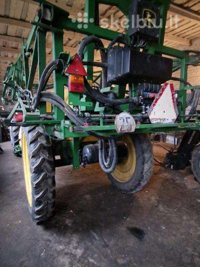 John Deere JD732, self-propelled sprayers