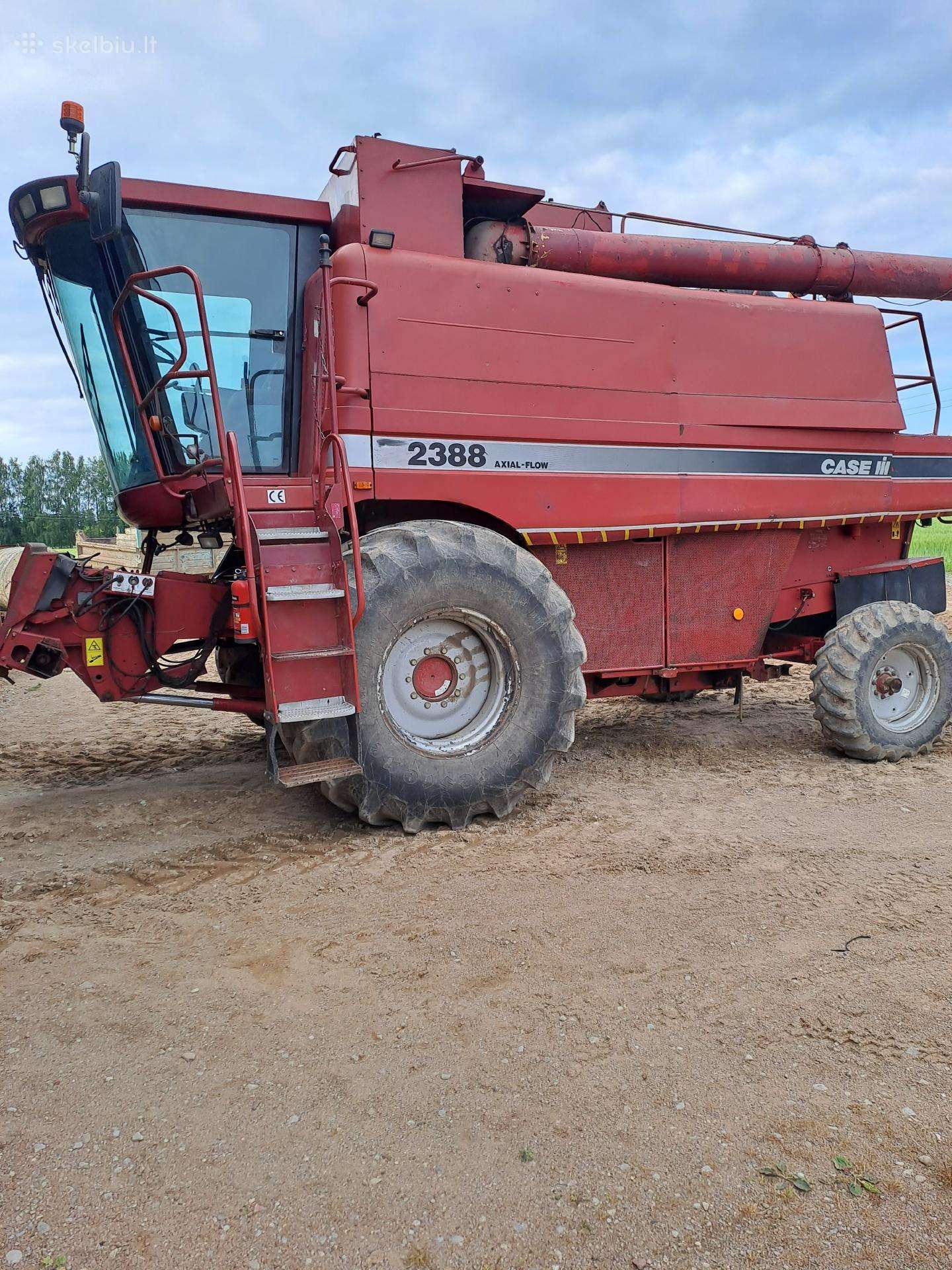 Case-IH 2388, kombainai
