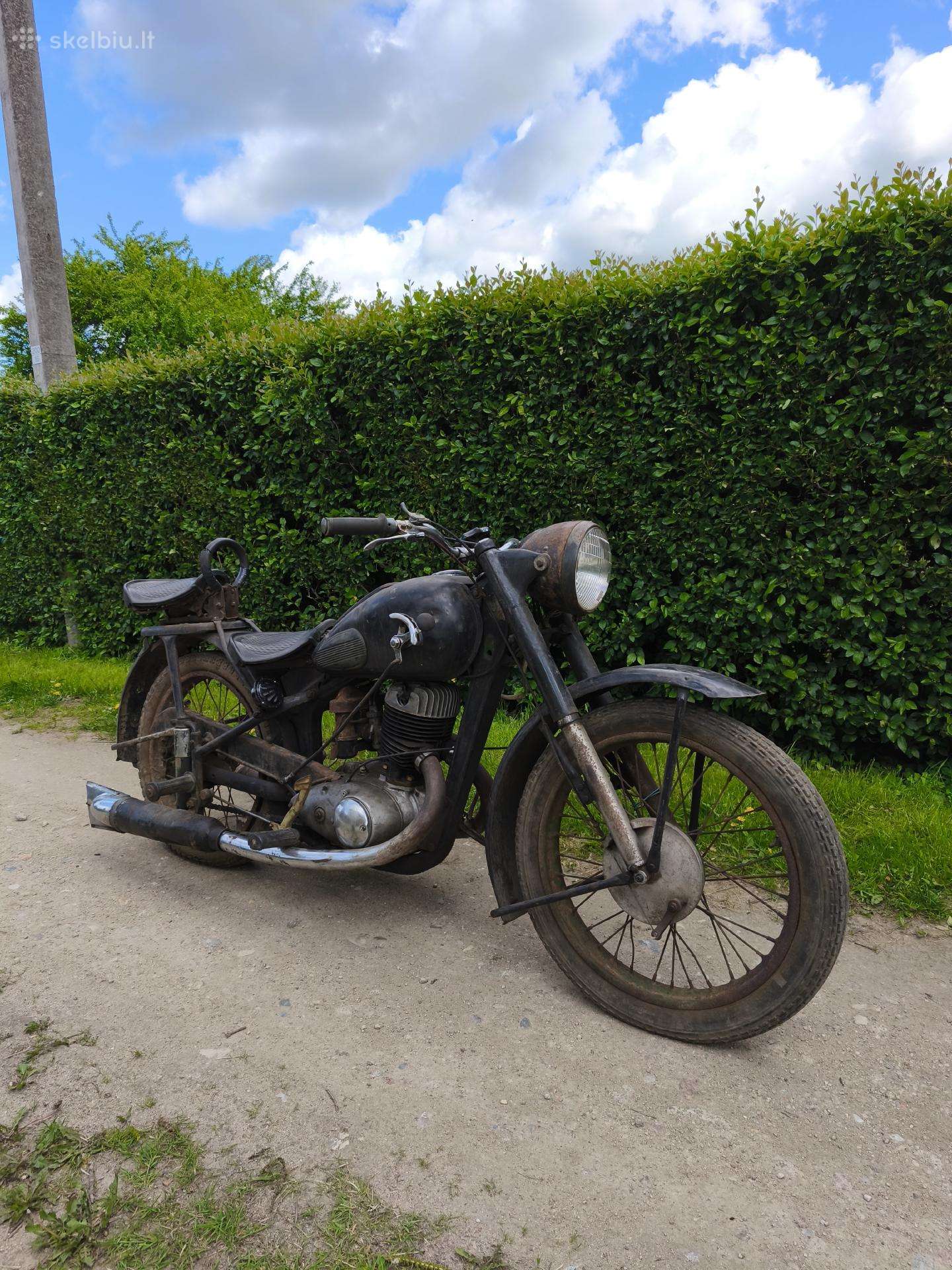 Iz49