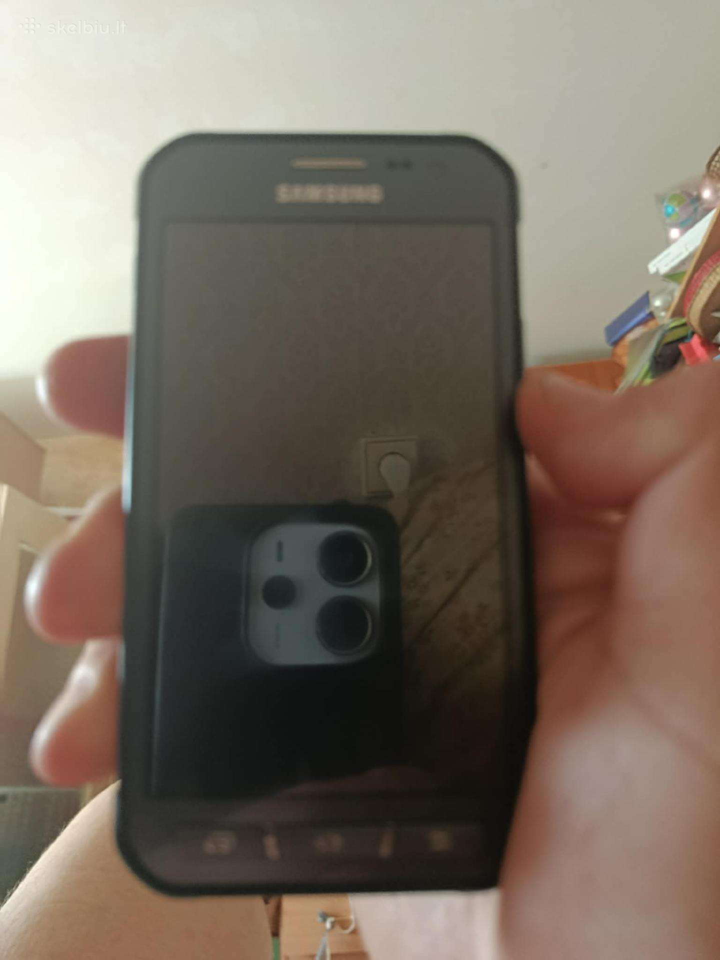 Parduodami telefonai Samsung ir xaomi