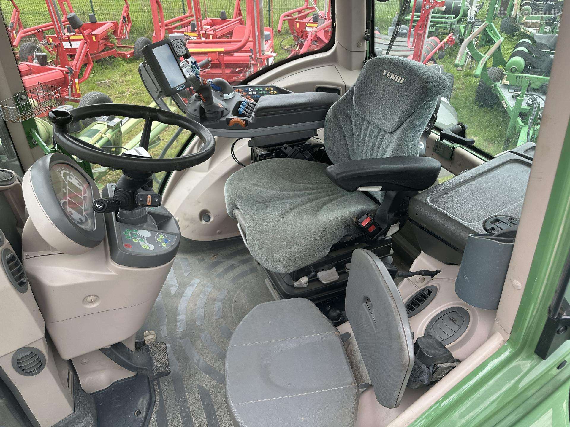 Fendt 826, traktori