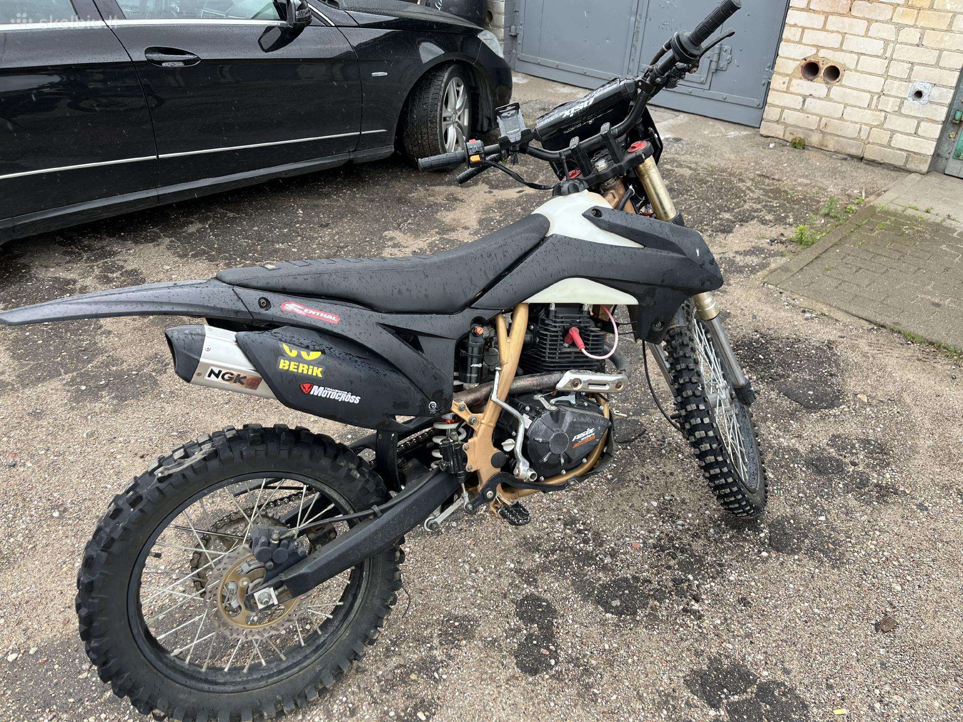 Asix XB-83 300cc, motocross