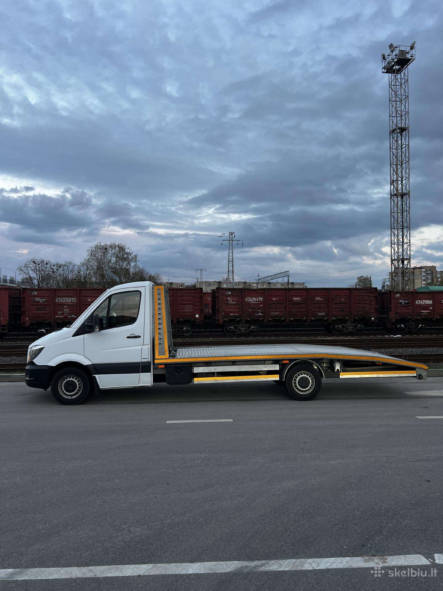 WEEKEND S, trailer and semi trailer rental