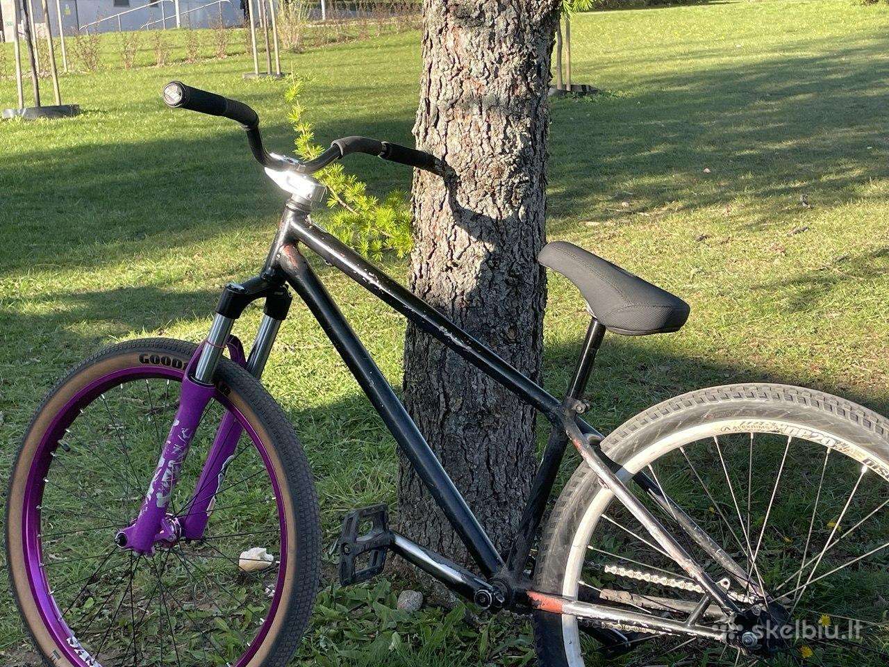 Dirt jumper