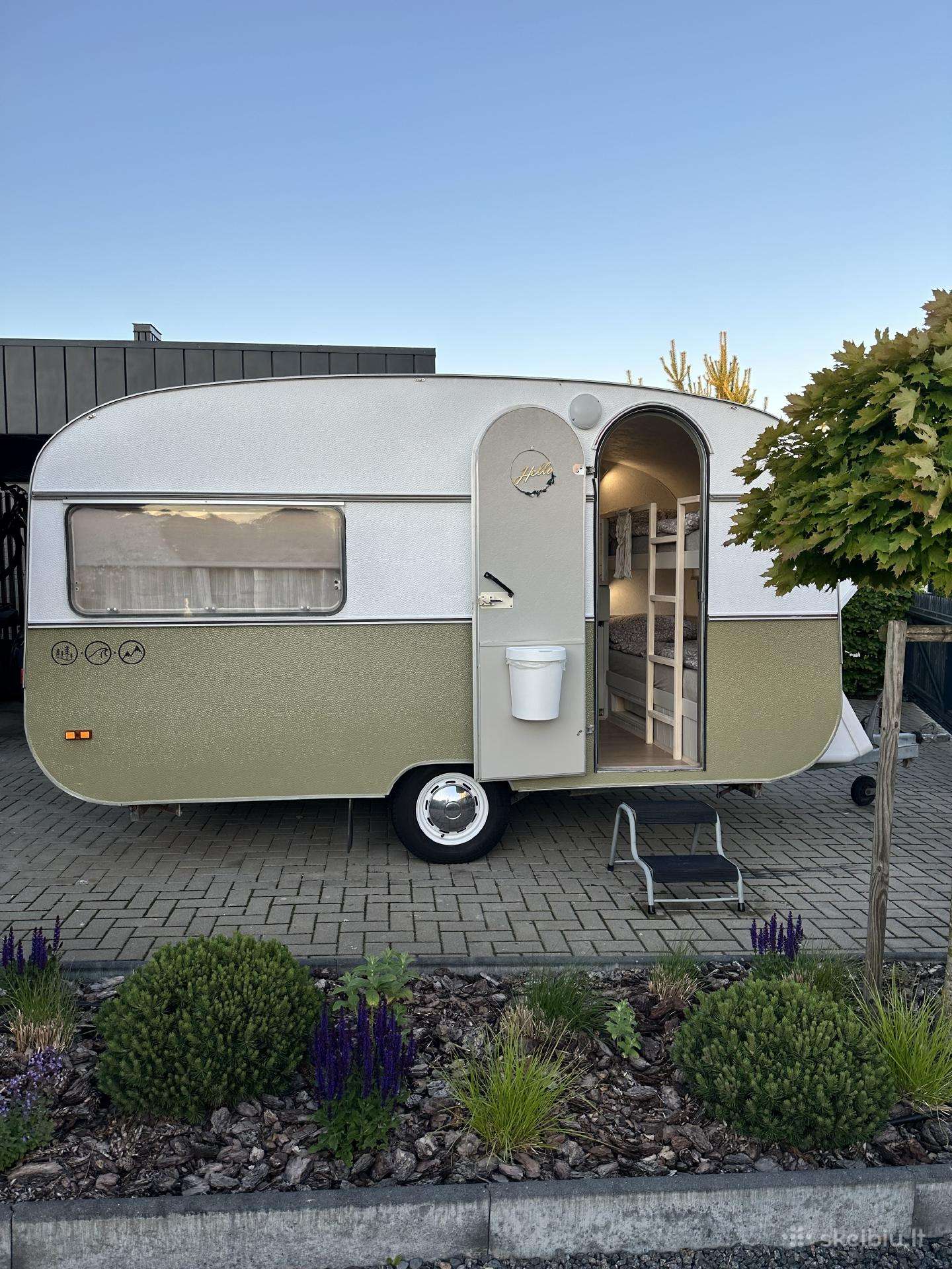 -kita- Kabe, caravans