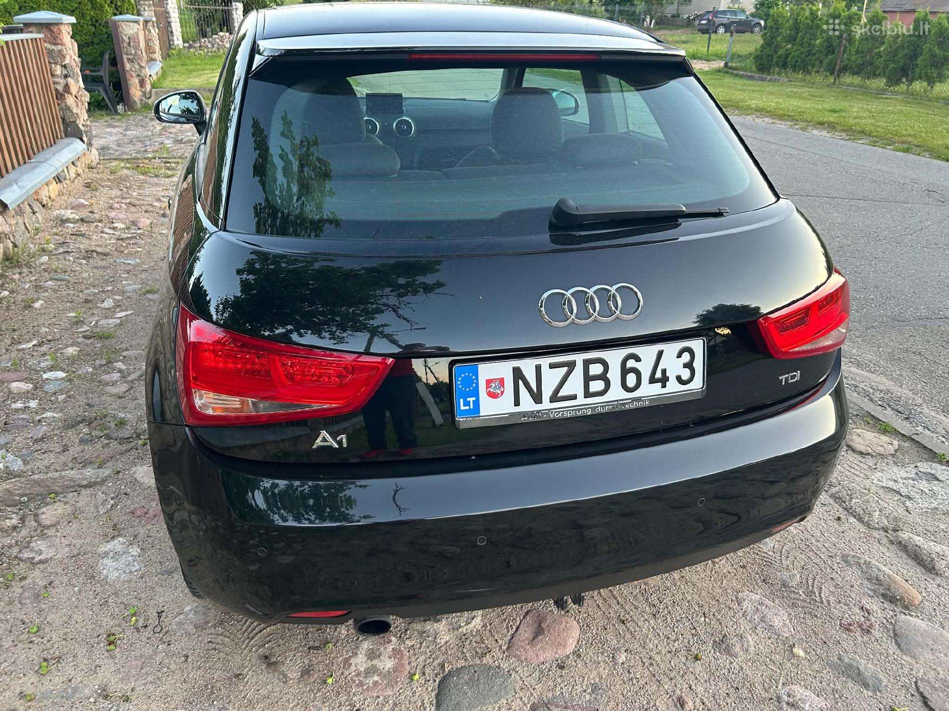 Audi A1, 1.6 l., Купе (coupe)