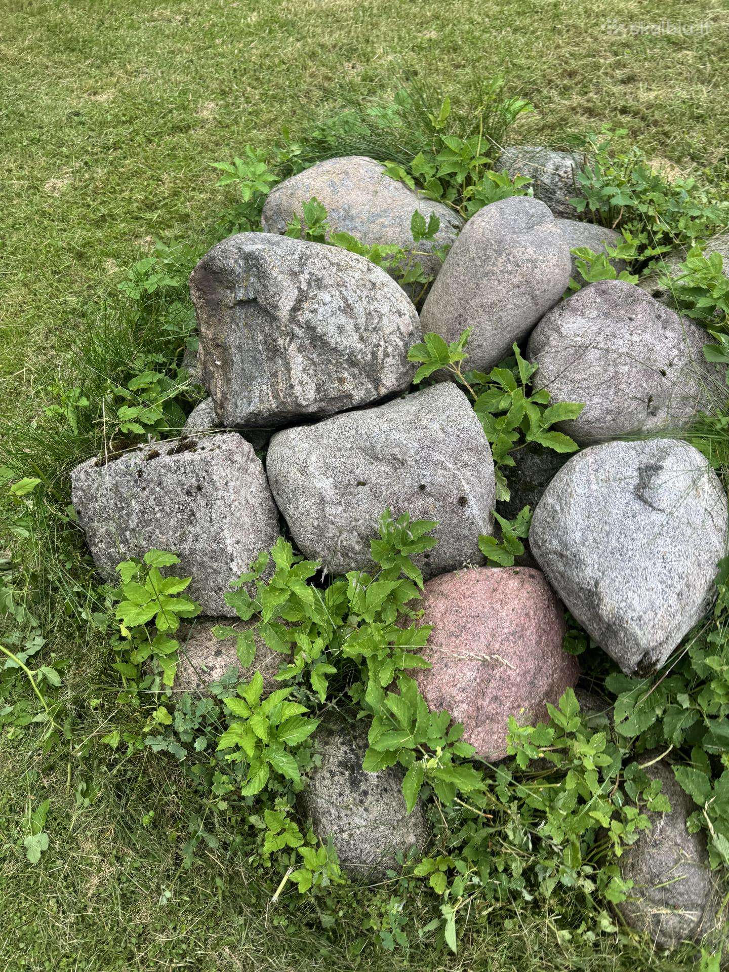 Atiduodami akmenys