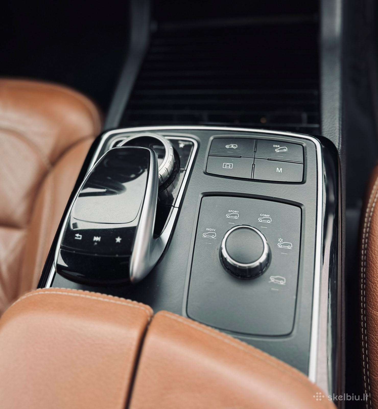 Mercedes-Benz GLS550, off-road / crossover