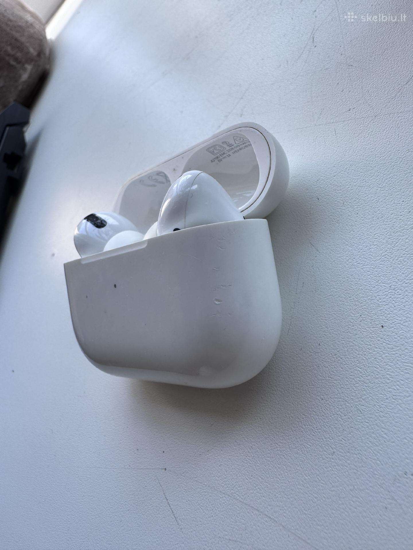 Airpods Pro 1 (Veikia tik viena ausinė)