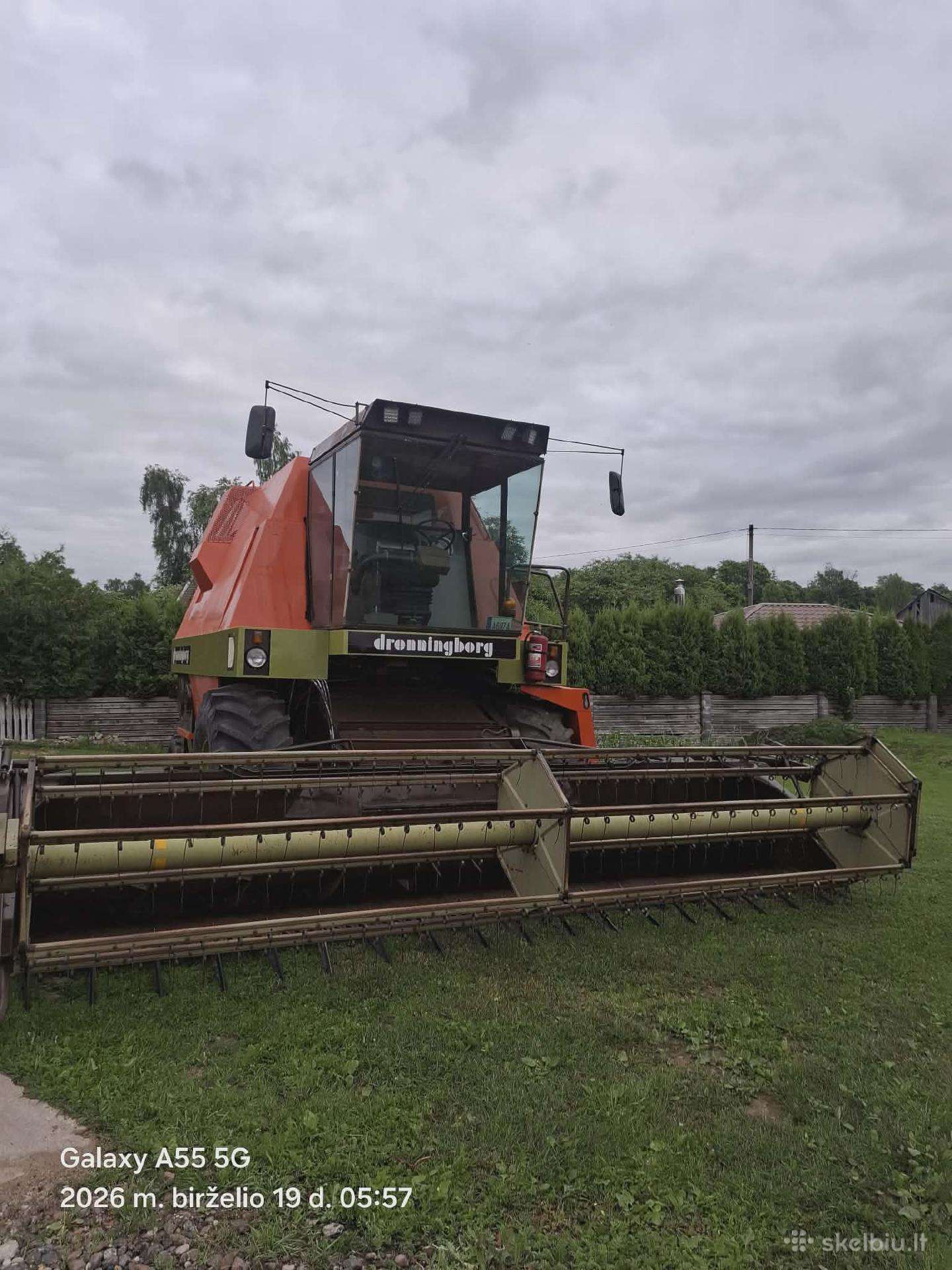 Dronningborg 8500, kombainai