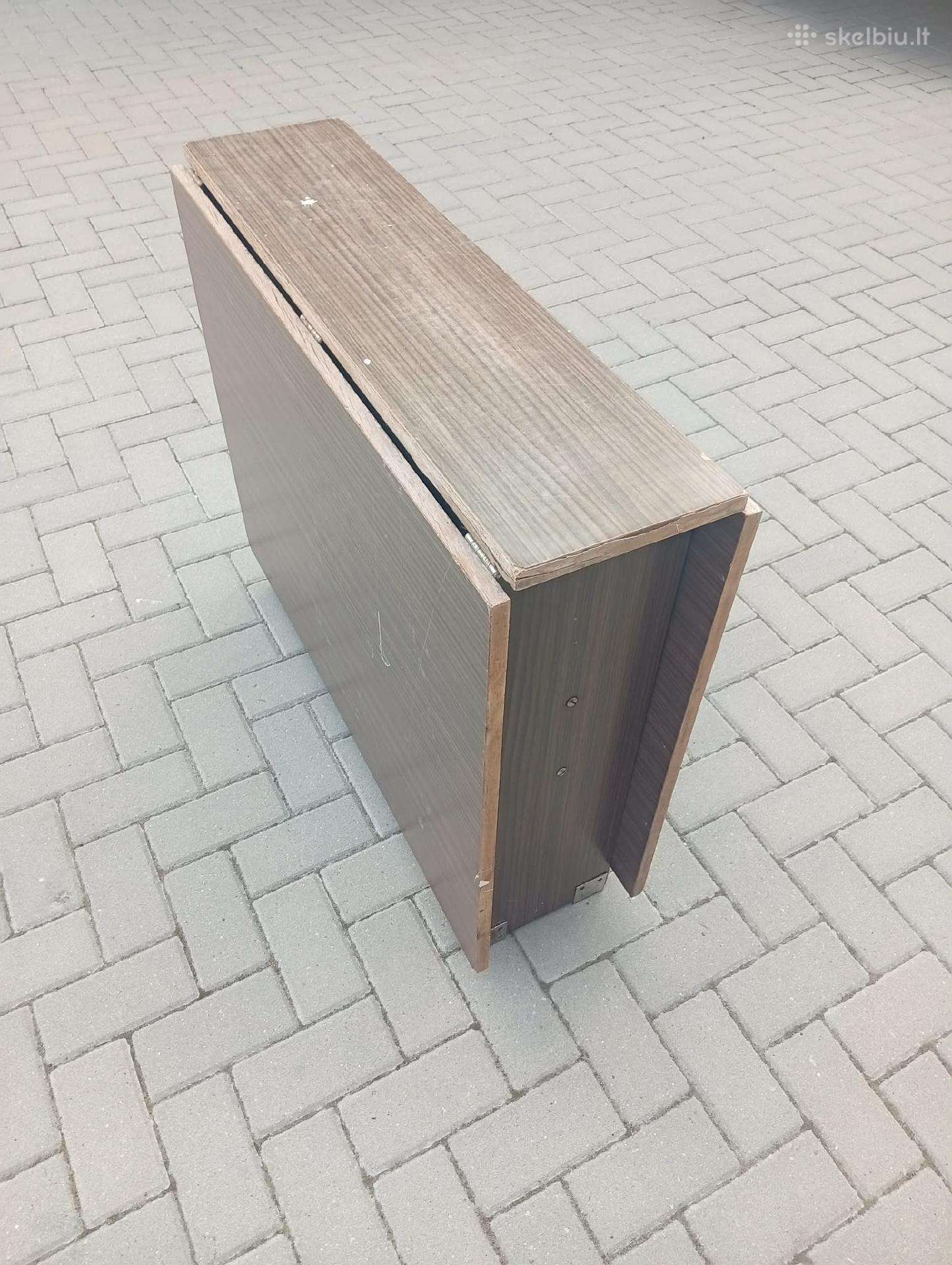 Stalas-knyga