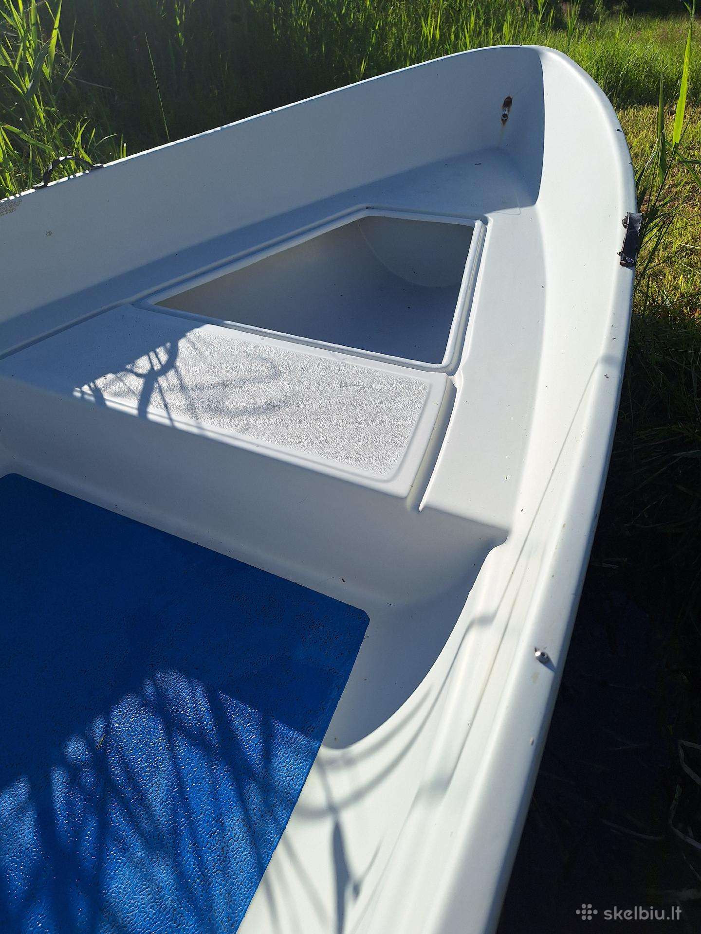 Clasic 435, plastic boats