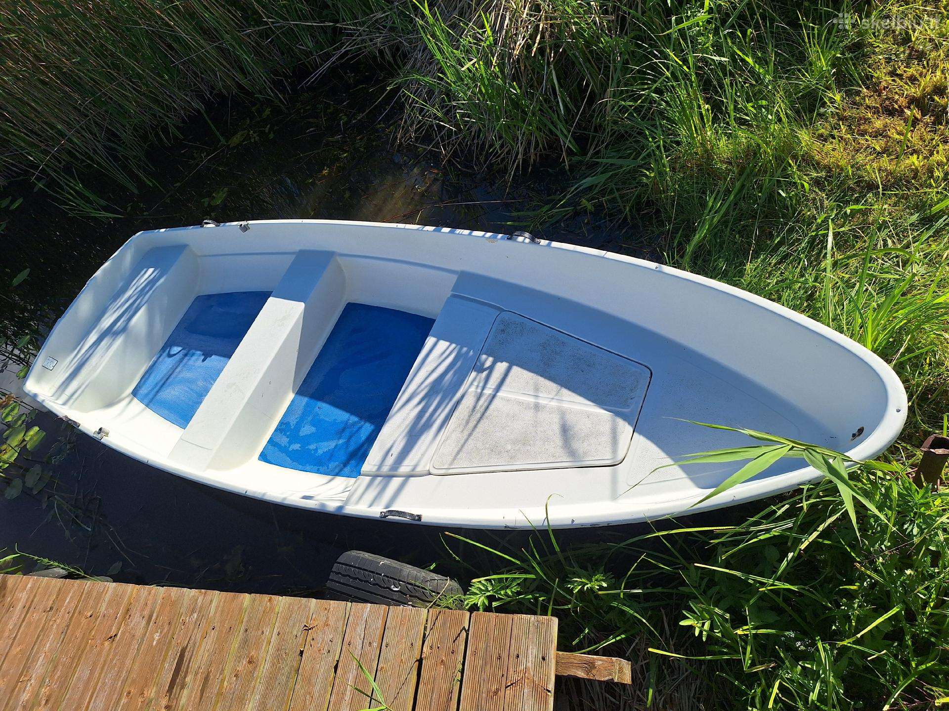 Clasic 435, plastic boats