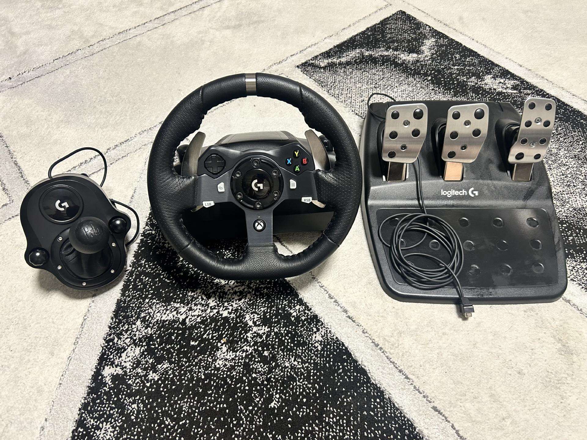 Logitech vairas su pedalais ir shifteriu